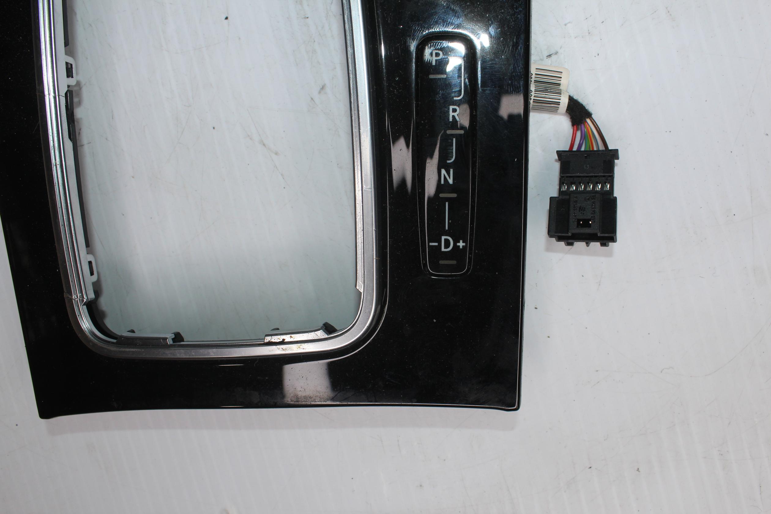 Mercedes Benz W204 C63 AMG Gear Shift Surround Trim A2042670100, A2042670000 - Image 5