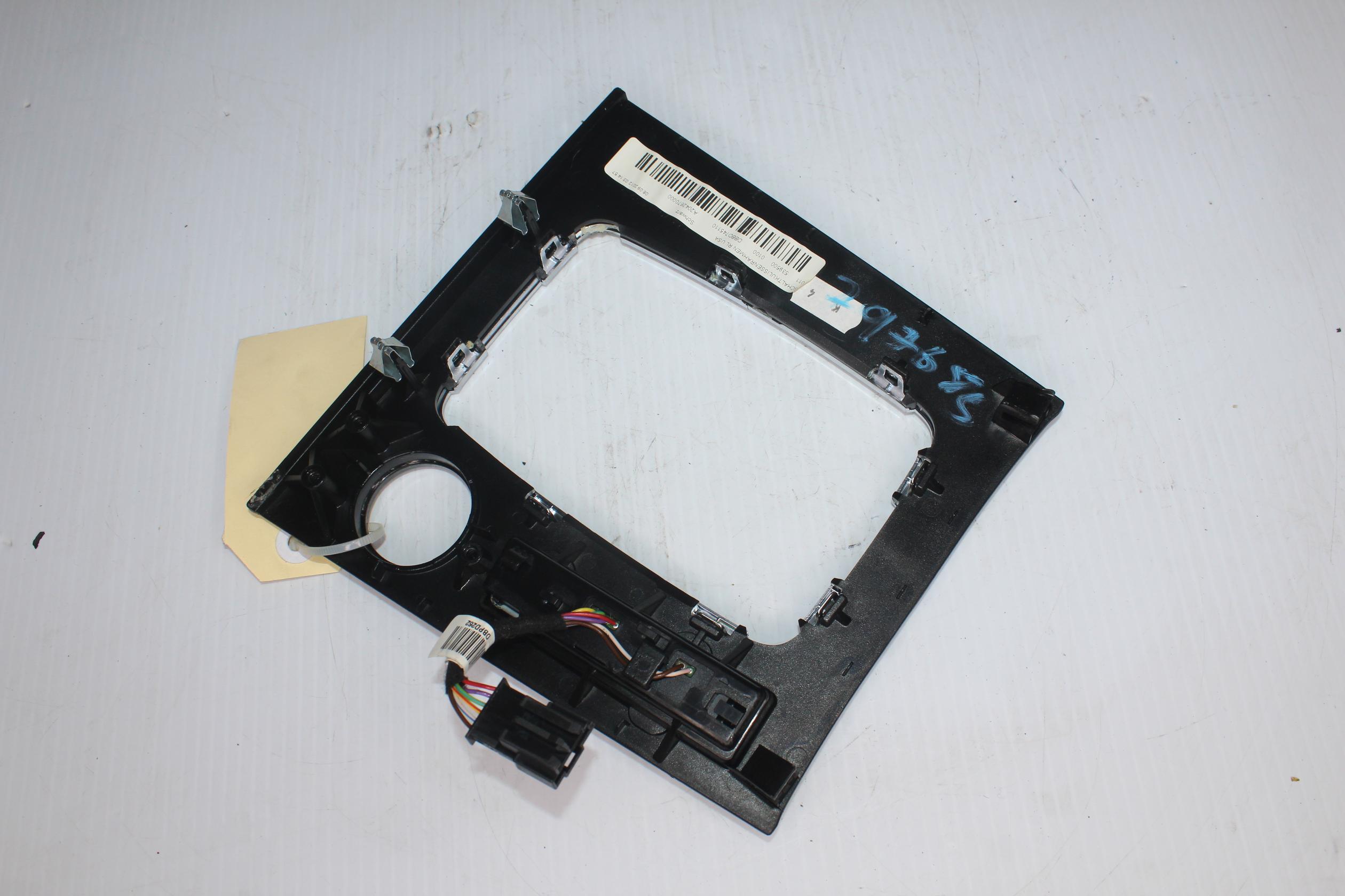 Mercedes Benz W204 C63 AMG Gear Shift Surround Trim A2042670100, A2042670000 - Image 7