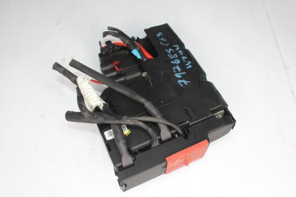 Mercedes Benz W204 C63 AMG Front PRE Fuse Box A2075400250, A2075402250