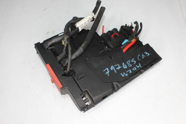 Mercedes Benz W204 C63 AMG Front PRE Fuse Box A2075400250, A2075402250