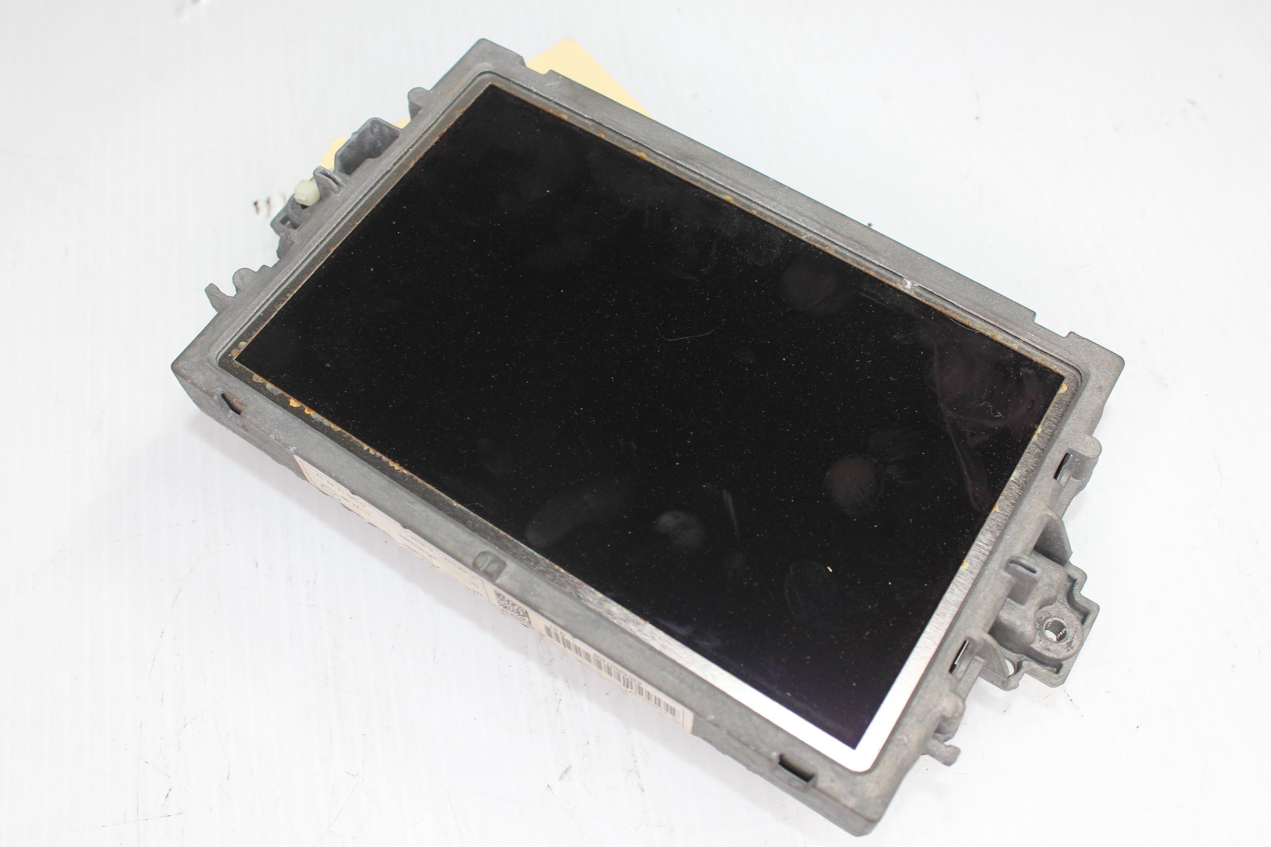 Mercedes Benz W204 C63 AMG Headlight Radio Display Screen A1729008500, A2049007408 - Image 3