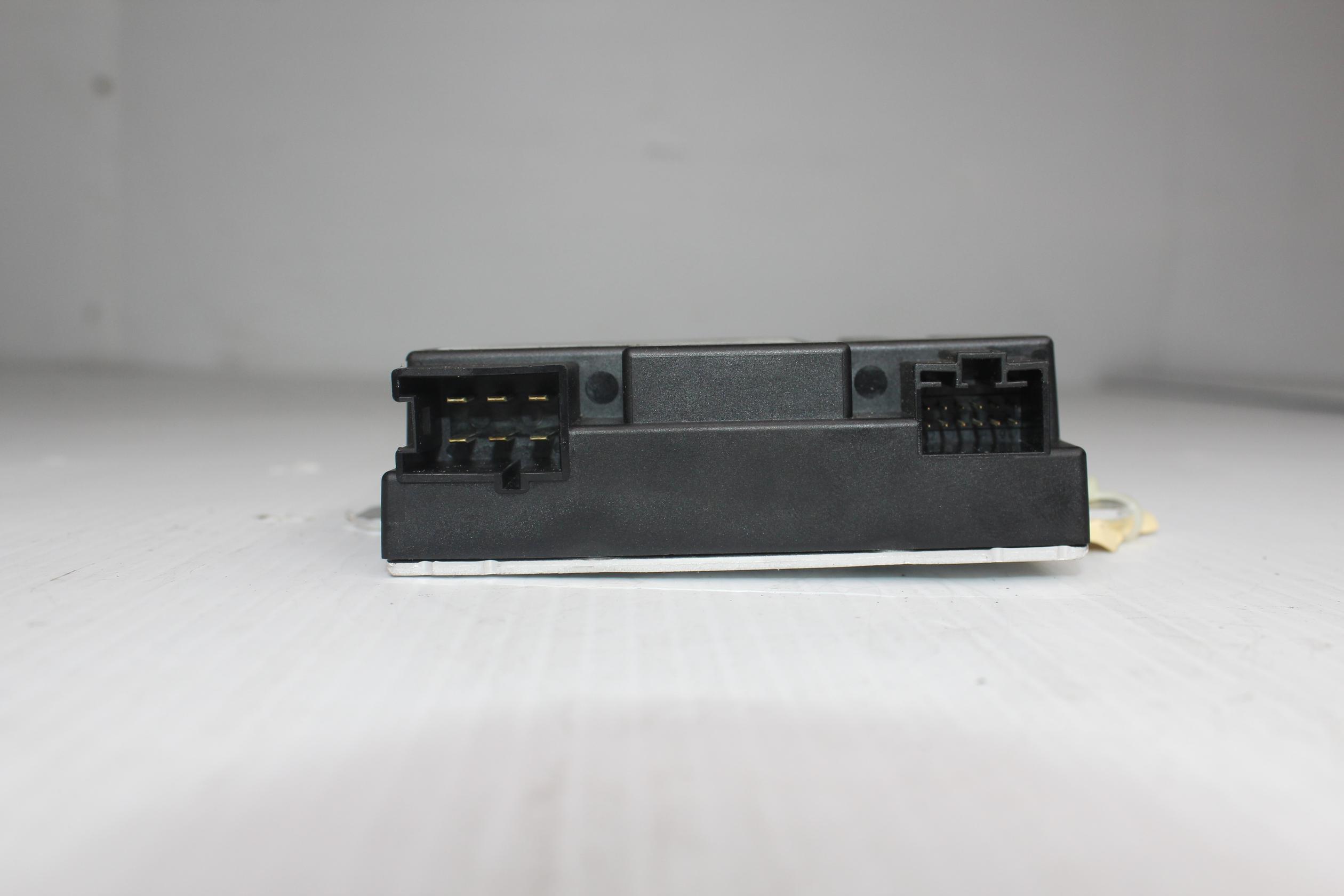 Mercedes Benz W222 S Class Fuel Pump Control Module A0009002209, A0009002414 - Image 5