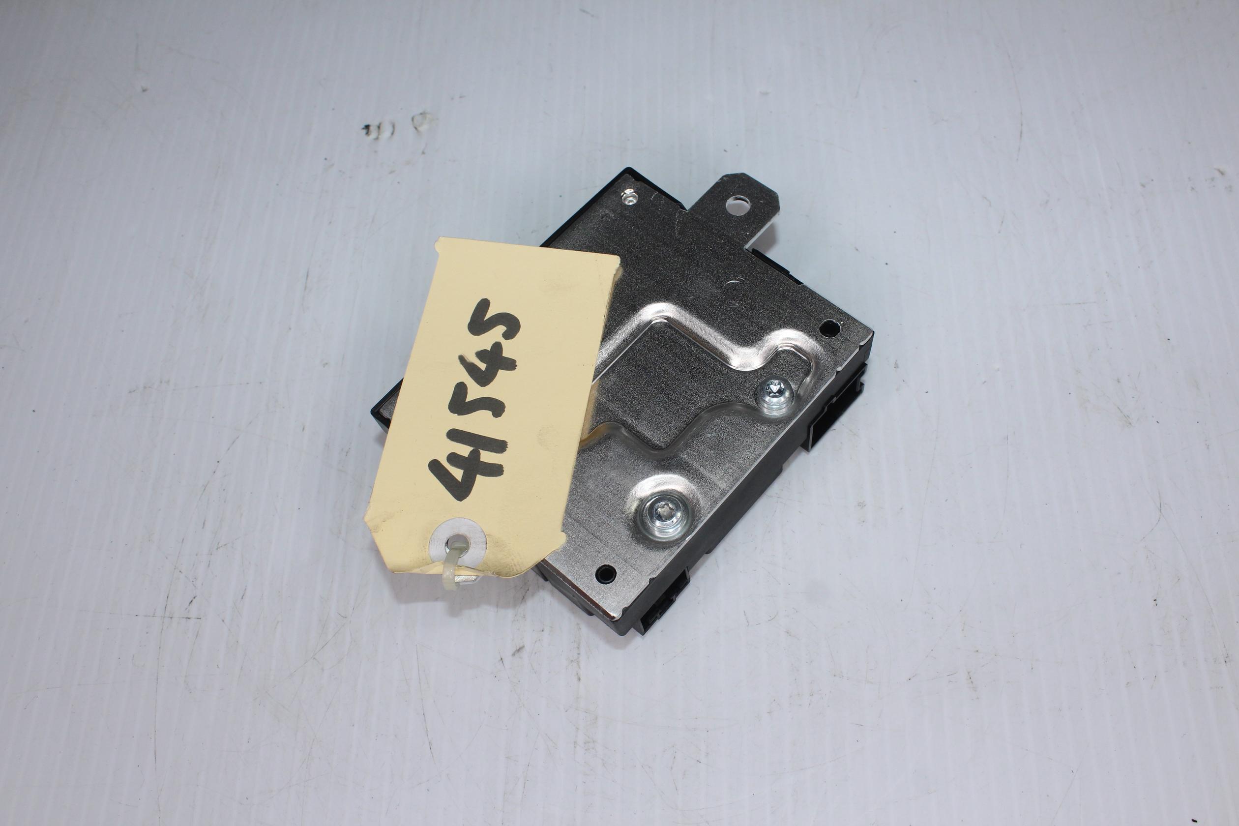 Mercedes Benz W222 S Class Fuel Pump Control Module A0009002209, A0009002414 - Image 7