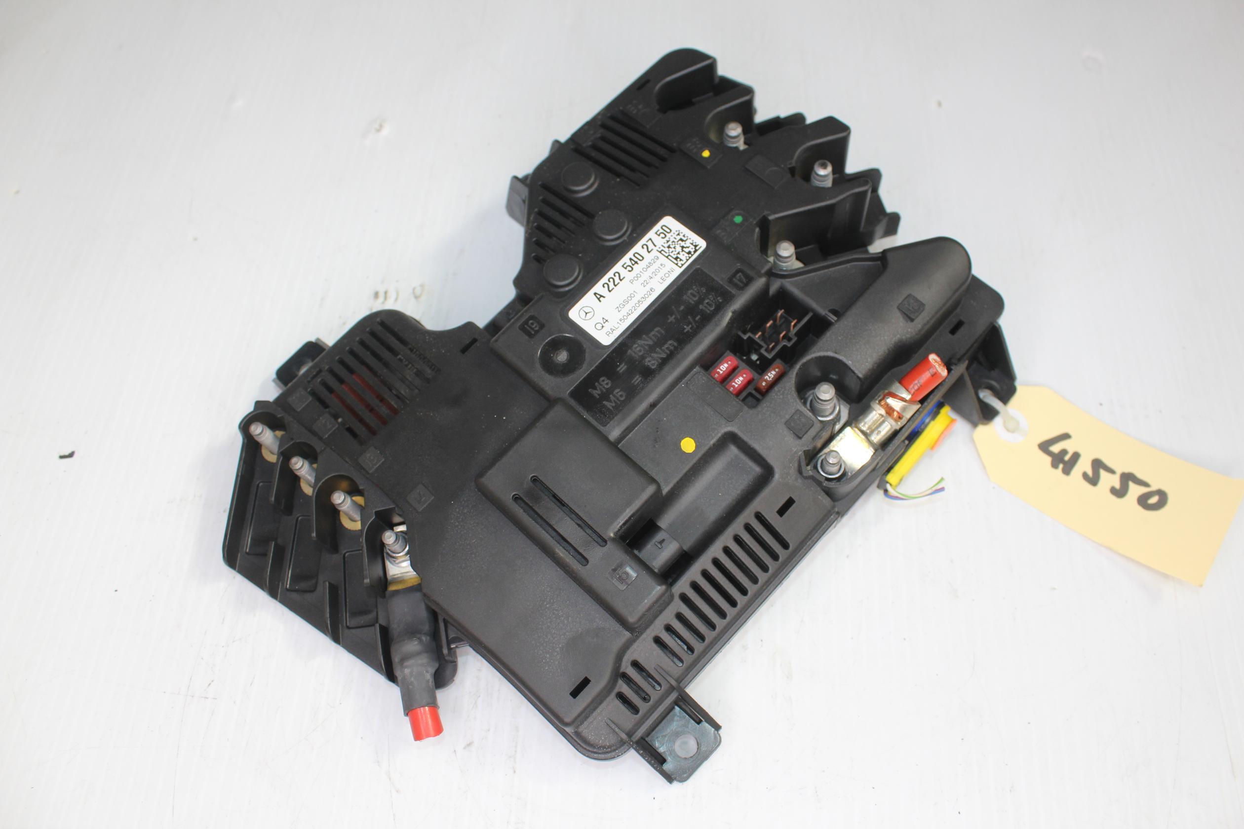 Mercedes Benz W222 S Class Rear Fuse Relay Box A2225402750 - Image 4
