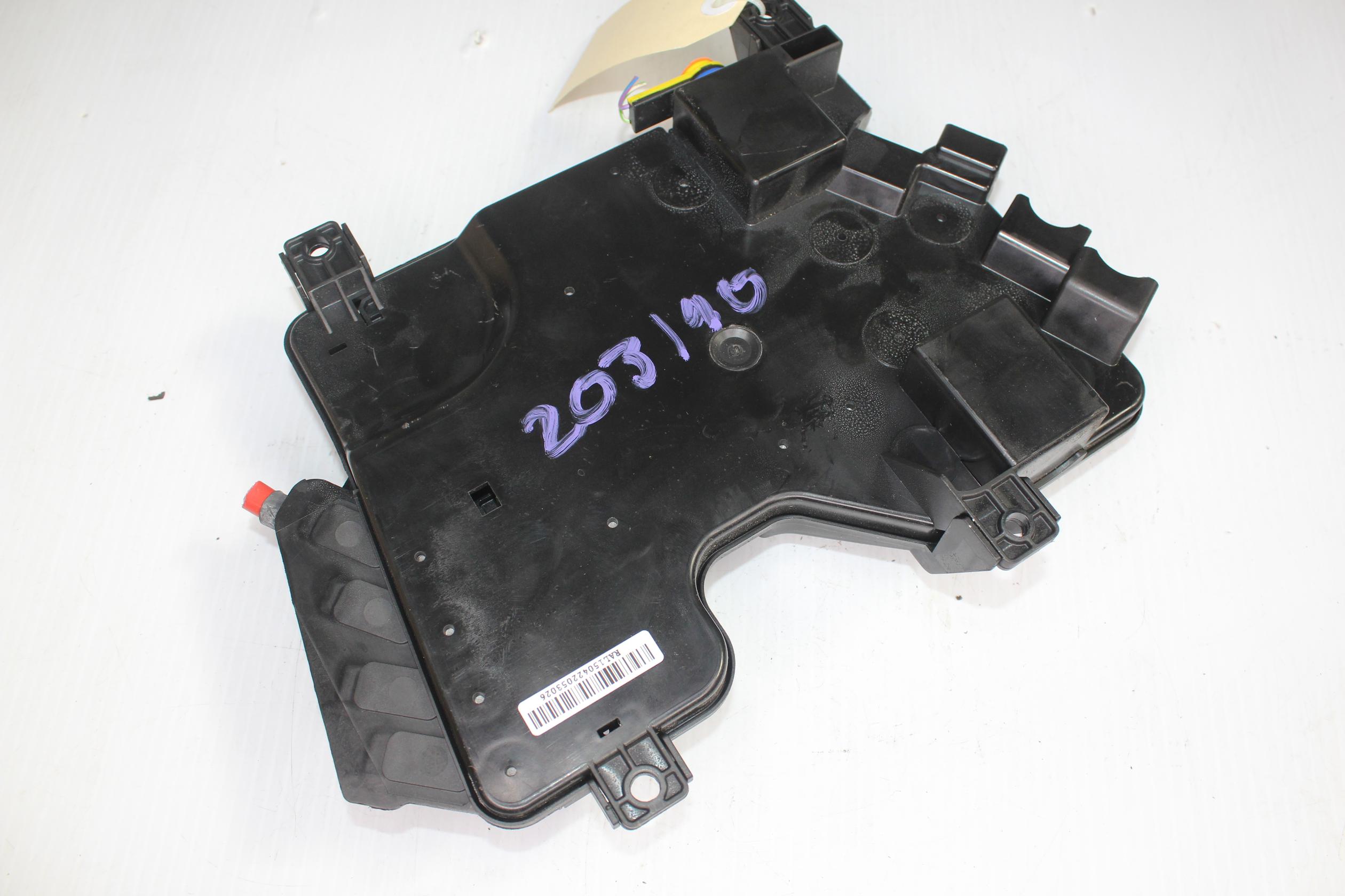 Mercedes Benz W222 S Class Rear Fuse Relay Box A2225402750 - Image 9