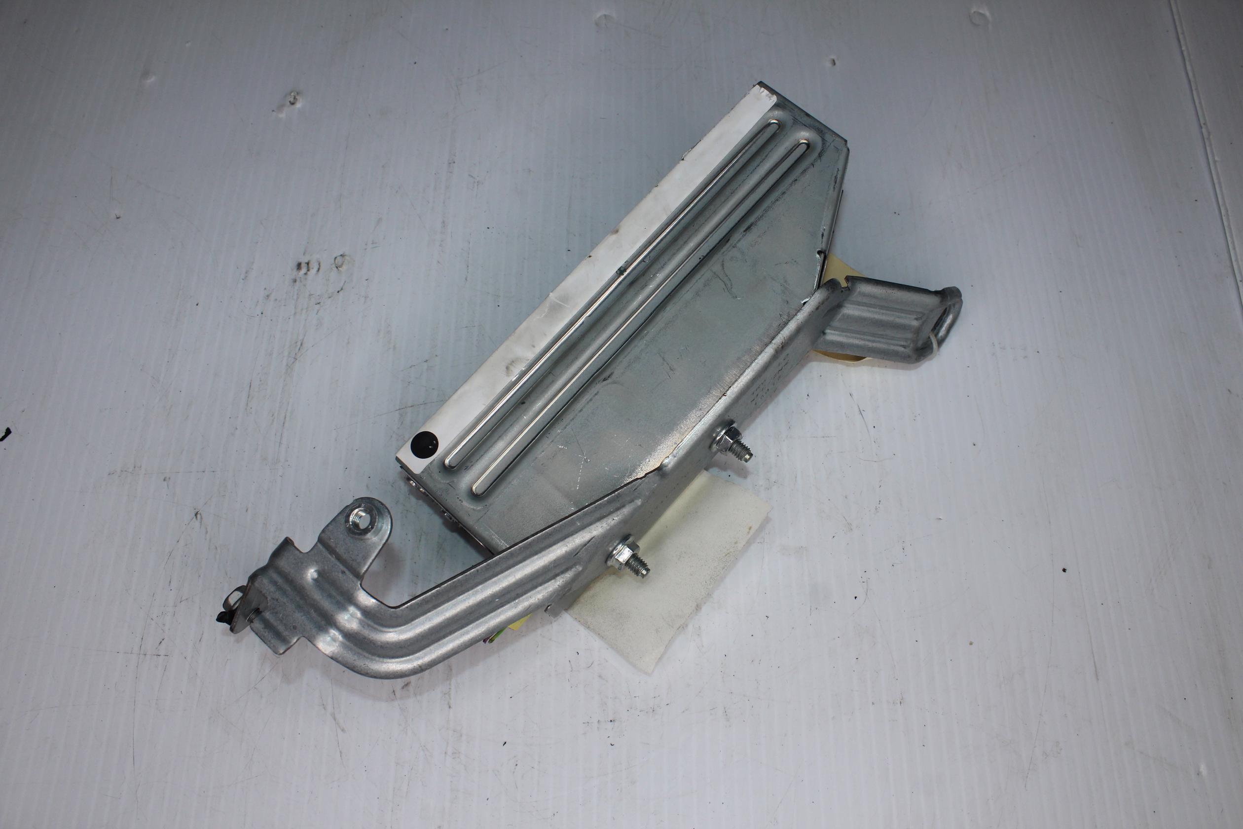 Mercedes Benz W222 Rear Right Side Airbag Unit A2228604402 - Image 4