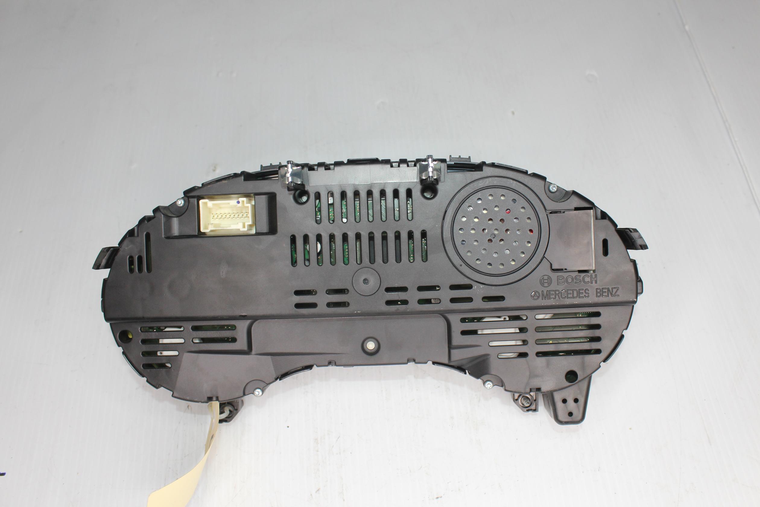 Mercedes Benz W176 A250 Instrument Cluster Speedometer A1769002903 - Image 7