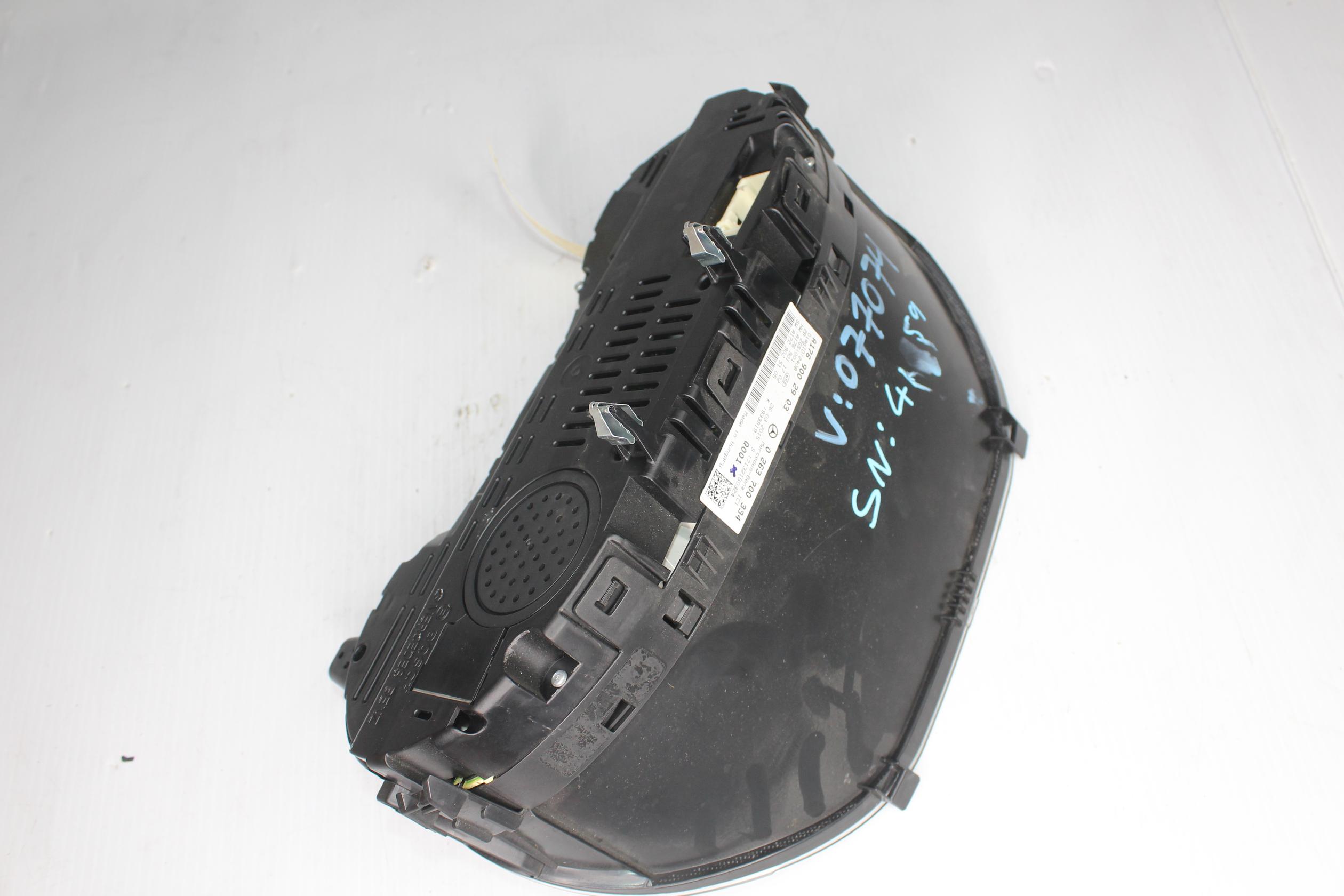 Mercedes Benz W176 A250 Instrument Cluster Speedometer A1769002903 - Image 10