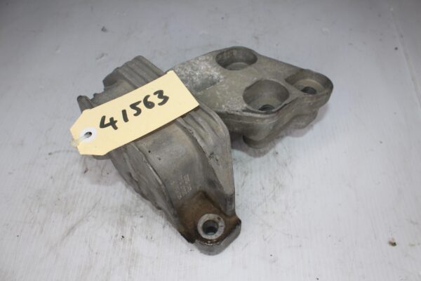 Mercedes Benz W176 A250 Transmission Gearbox Mount A2462400617