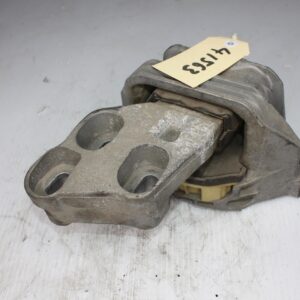 Mercedes Benz W176 A250 Transmission Gearbox Mount A2462400617 - Image 3