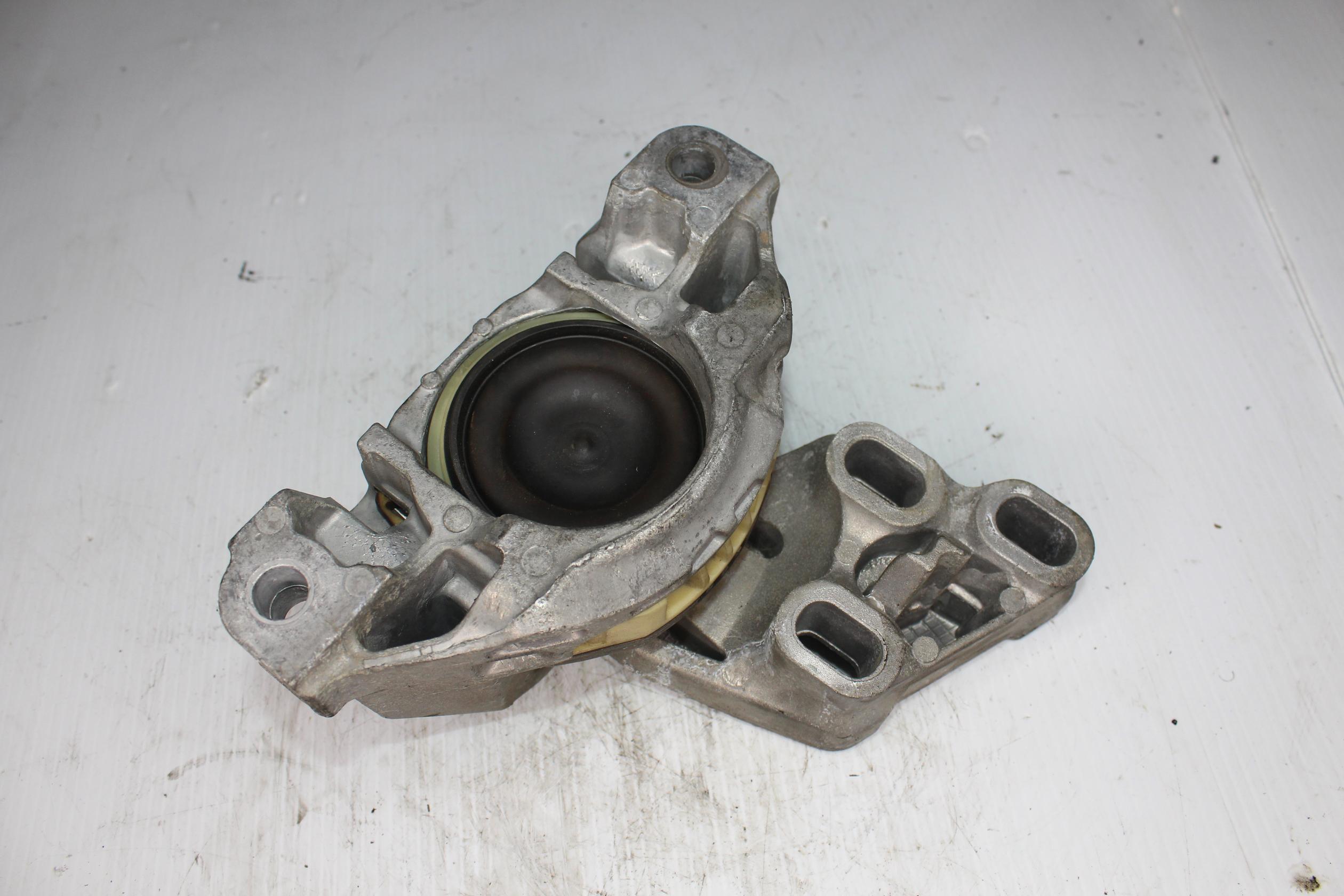 Mercedes Benz W176 A250 Transmission Gearbox Mount A2462400617 - Image 7