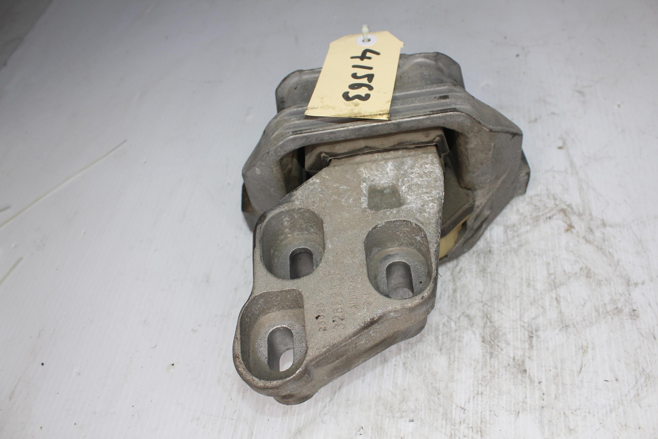Mercedes Benz W176 A250 Transmission Gearbox Mount A2462400617 - Image 10