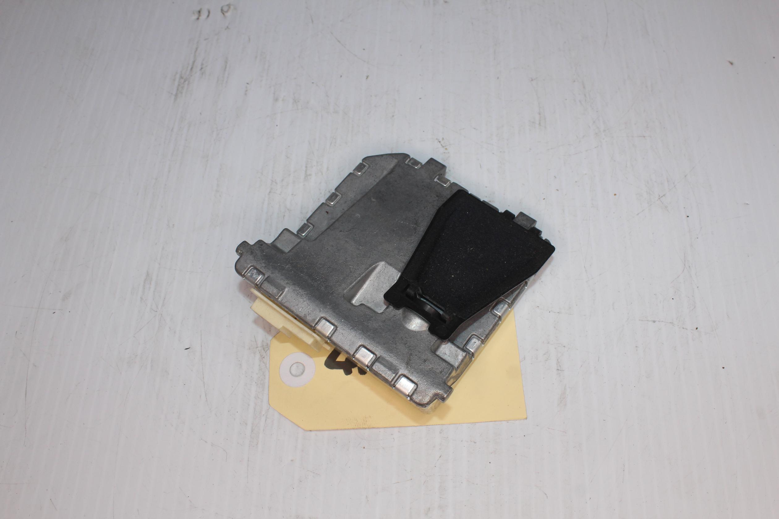 Mercedes Benz W204 C63 Windscreen Multifunction Camera A0009050338, A0009057202 - Image 2