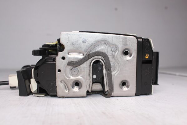 Mercedes Benz W204 C63 AMG Left Rear Door Lock Actuator A2047302735