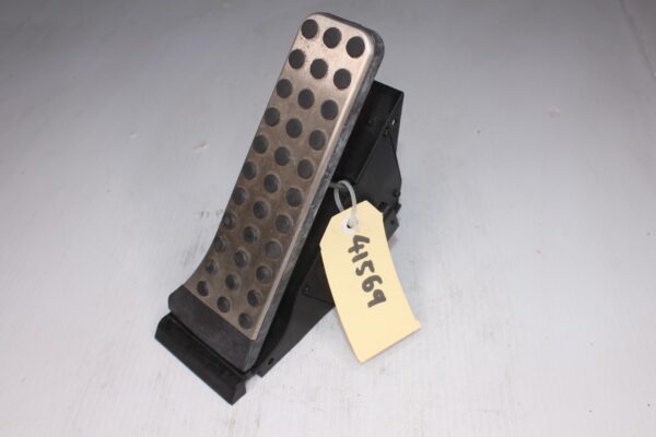Mercedes Benz W222 S Class Accelerator Throttle Pedal A2223001100