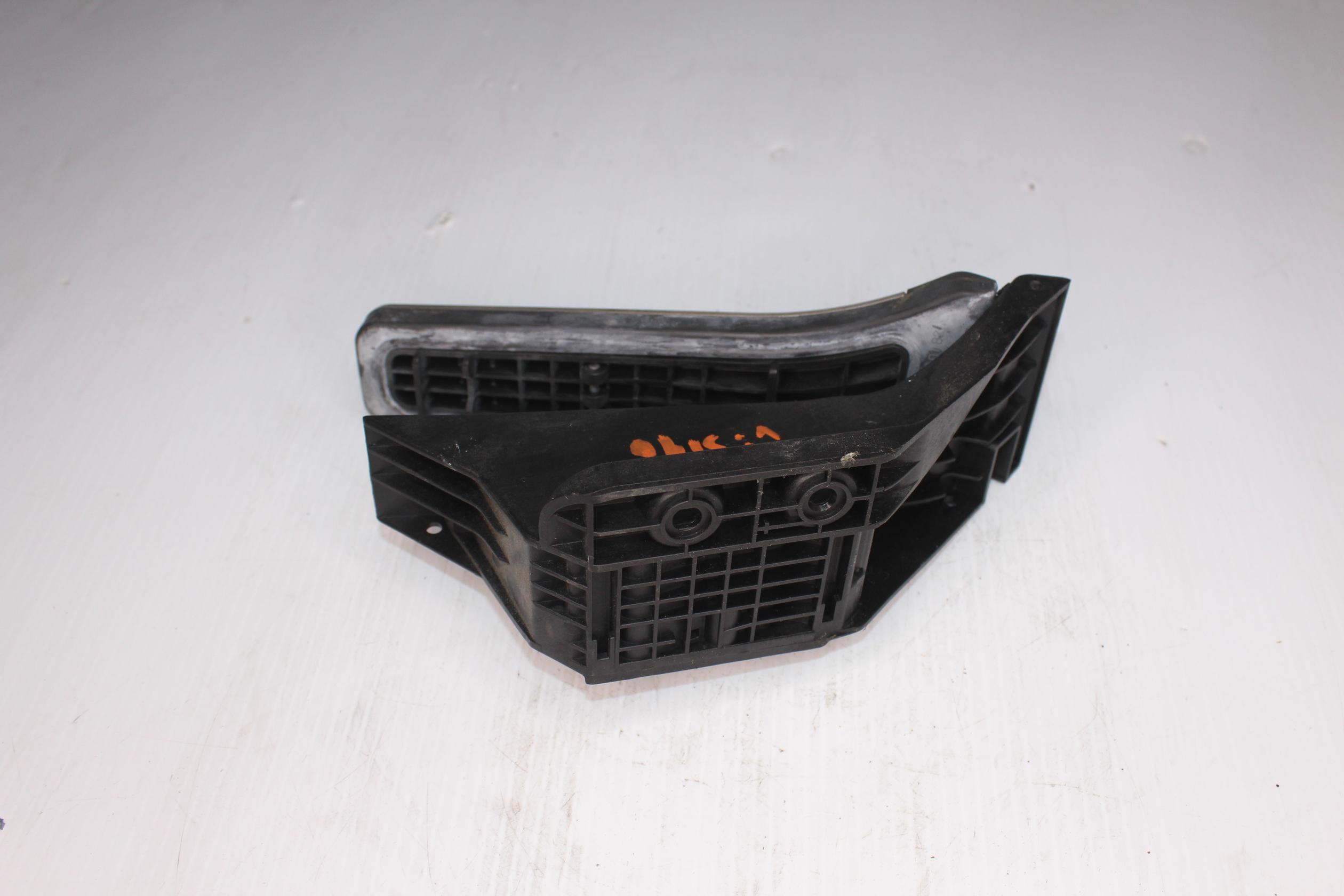 Mercedes Benz W222 S Class Accelerator Throttle Pedal A2223001100 - Image 4