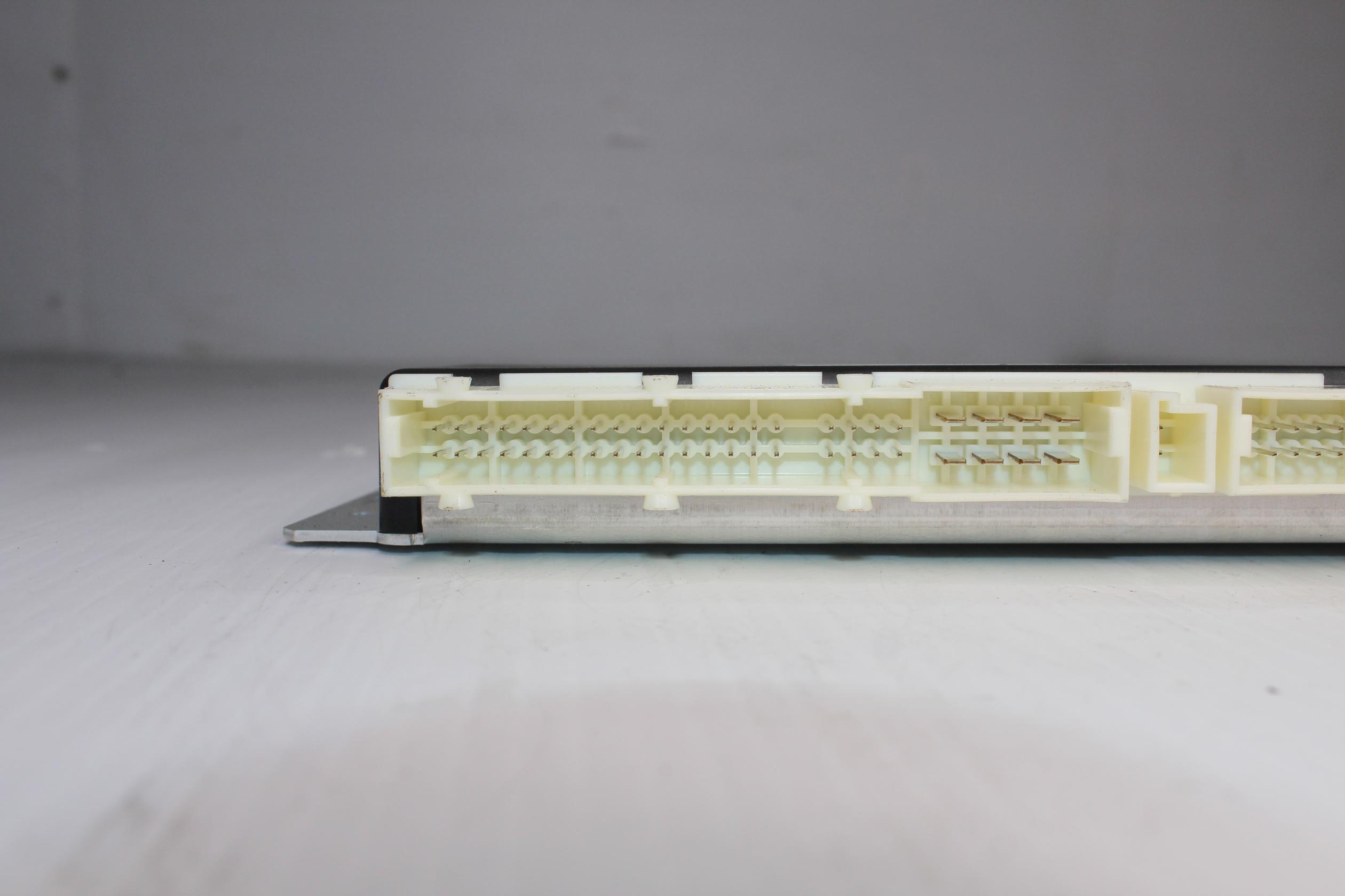 Mercedes Benz W222 S400 Air Suspension Control Unit A2229009607, A2229006213 - Image 7