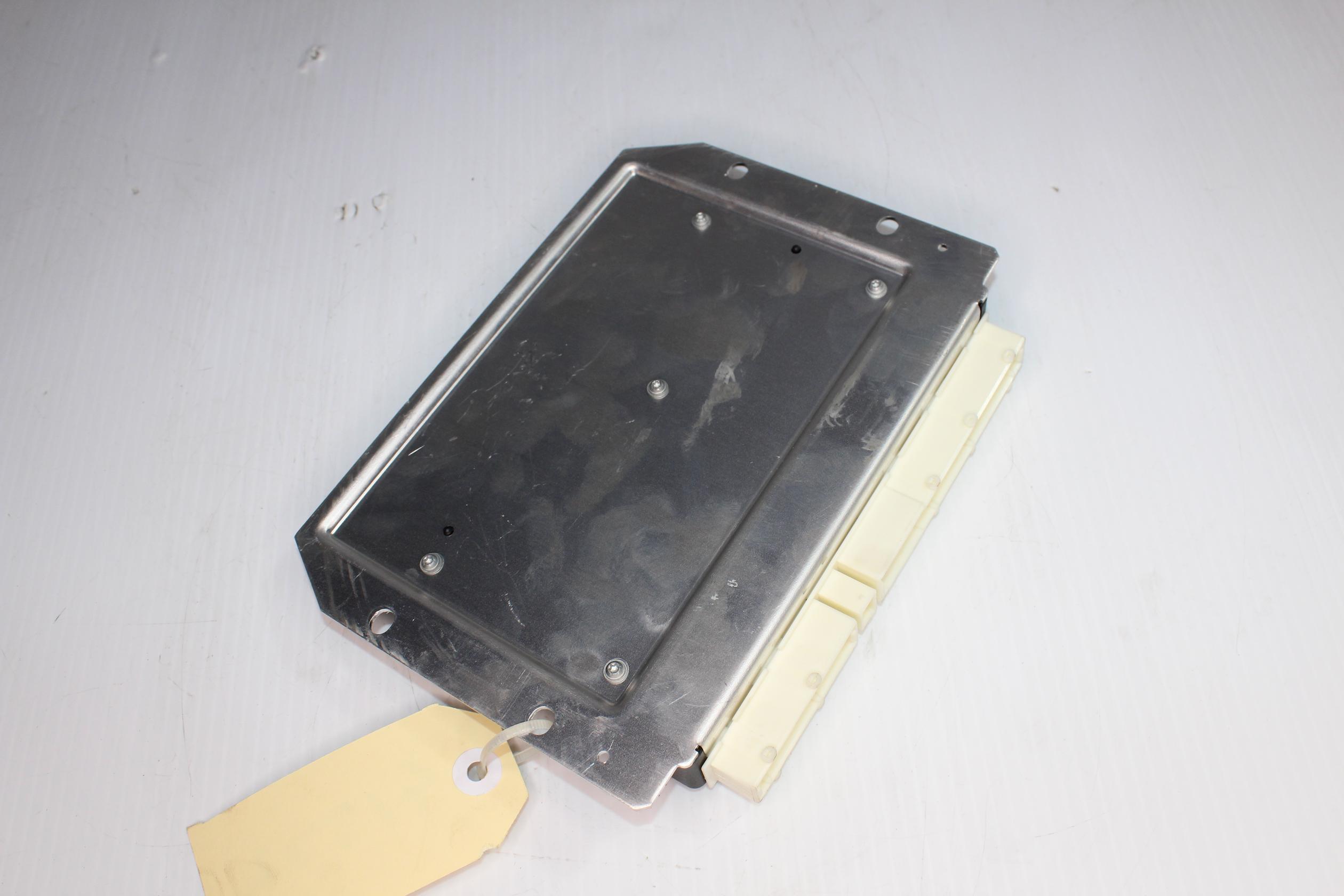 Mercedes Benz W222 S400 Air Suspension Control Unit A2229009607, A2229006213 - Image 9