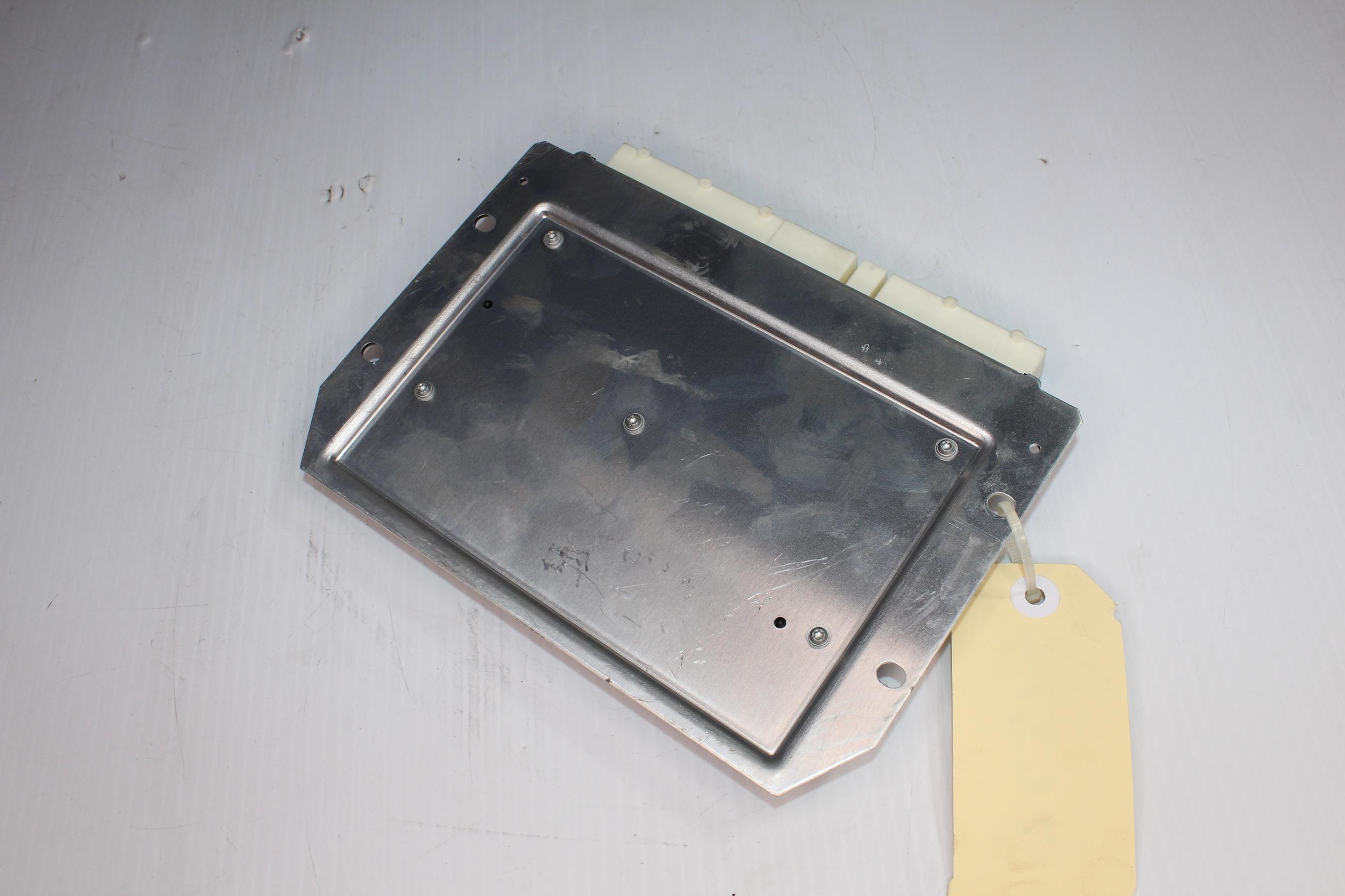 Mercedes Benz W222 S400 Air Suspension Control Unit A2229009607, A2229006213 - Image 10