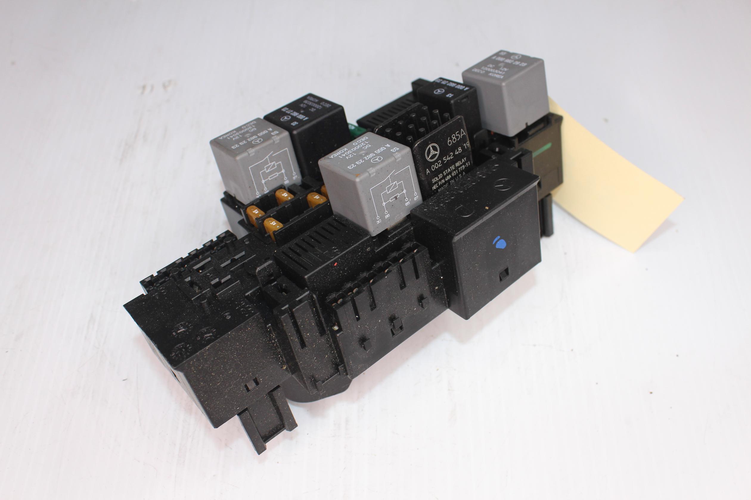 Mercedes Benz W222 S400 Engine Bay Relay Fuse Box Module A2229063302 - Image 2