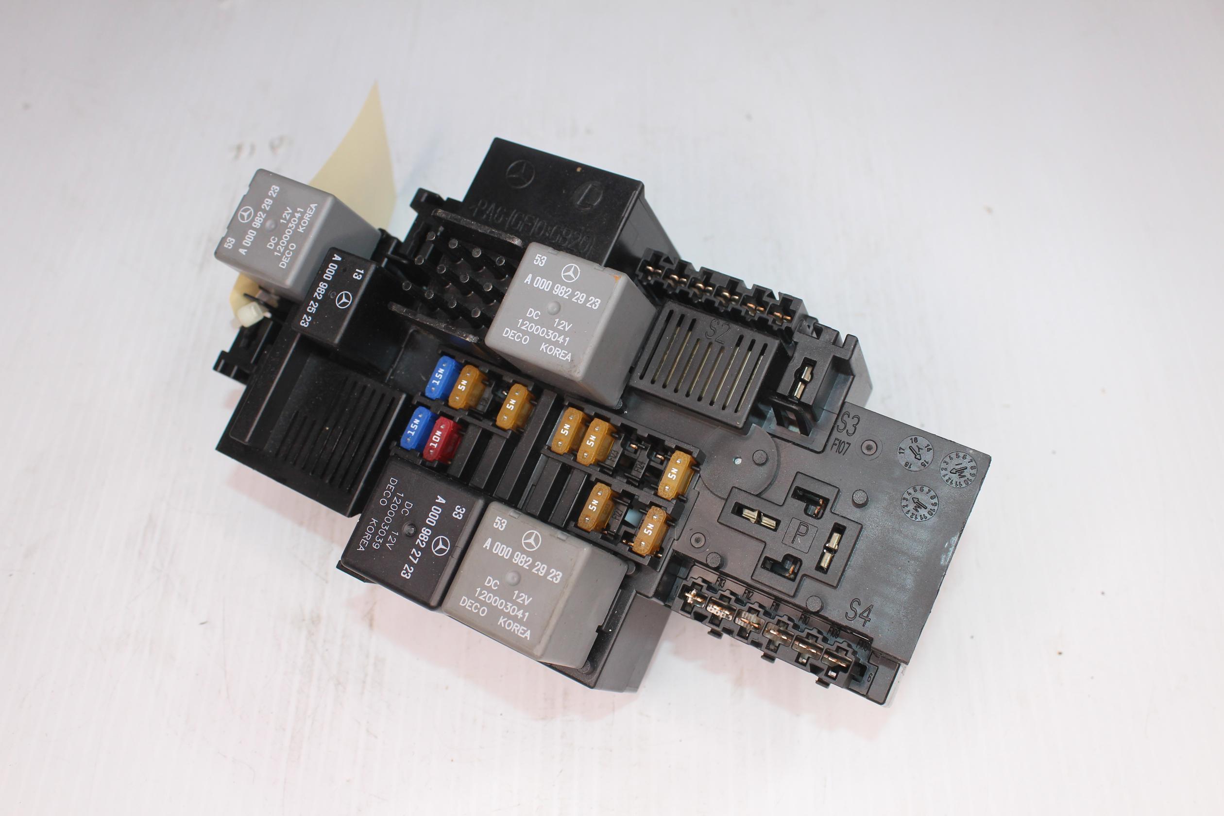 Mercedes Benz W222 S400 Engine Bay Relay Fuse Box Module A2229063302 - Image 3