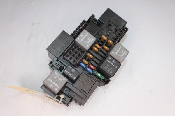 Mercedes Benz W222 S400 Engine Bay Relay Fuse Box Module A2229063302