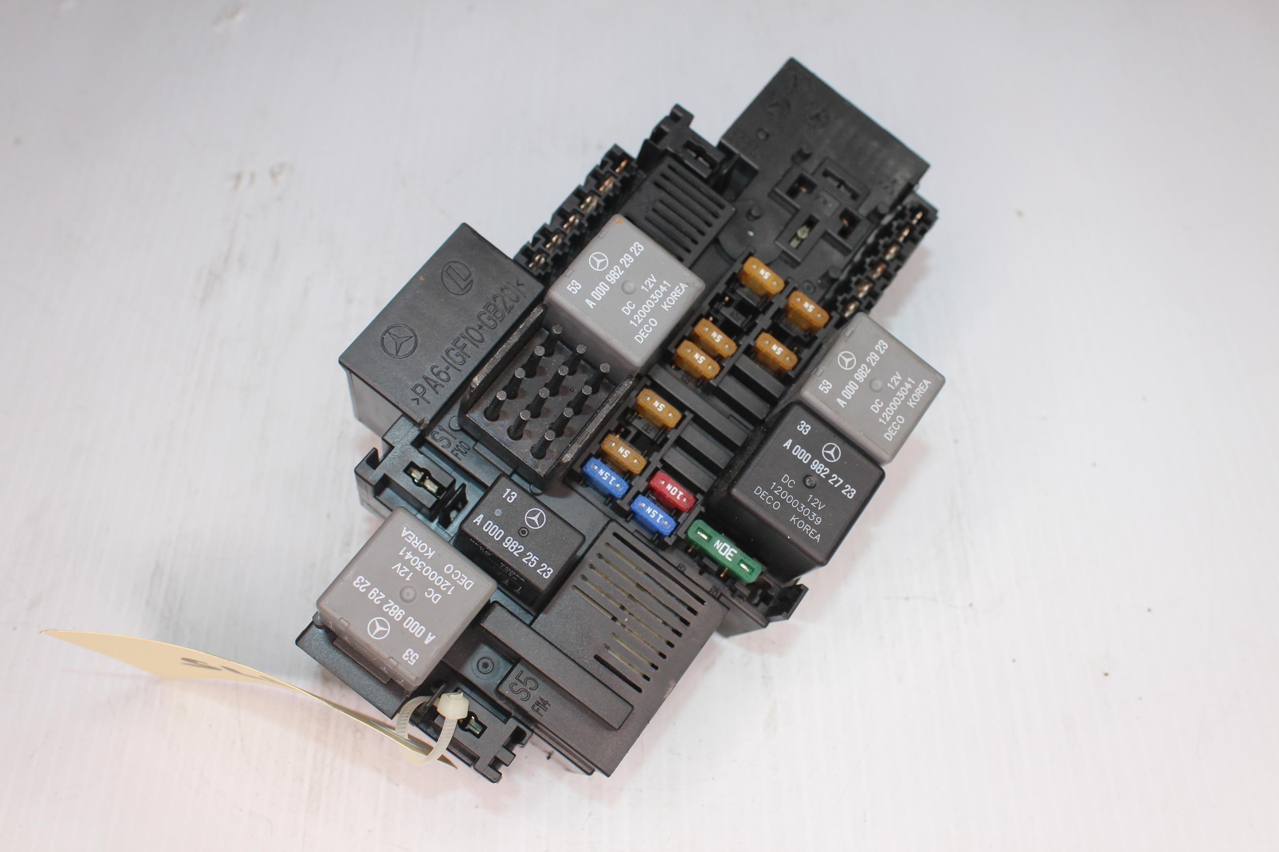 Mercedes Benz W222 S400 Engine Bay Relay Fuse Box Module A2229063302 - Image 4