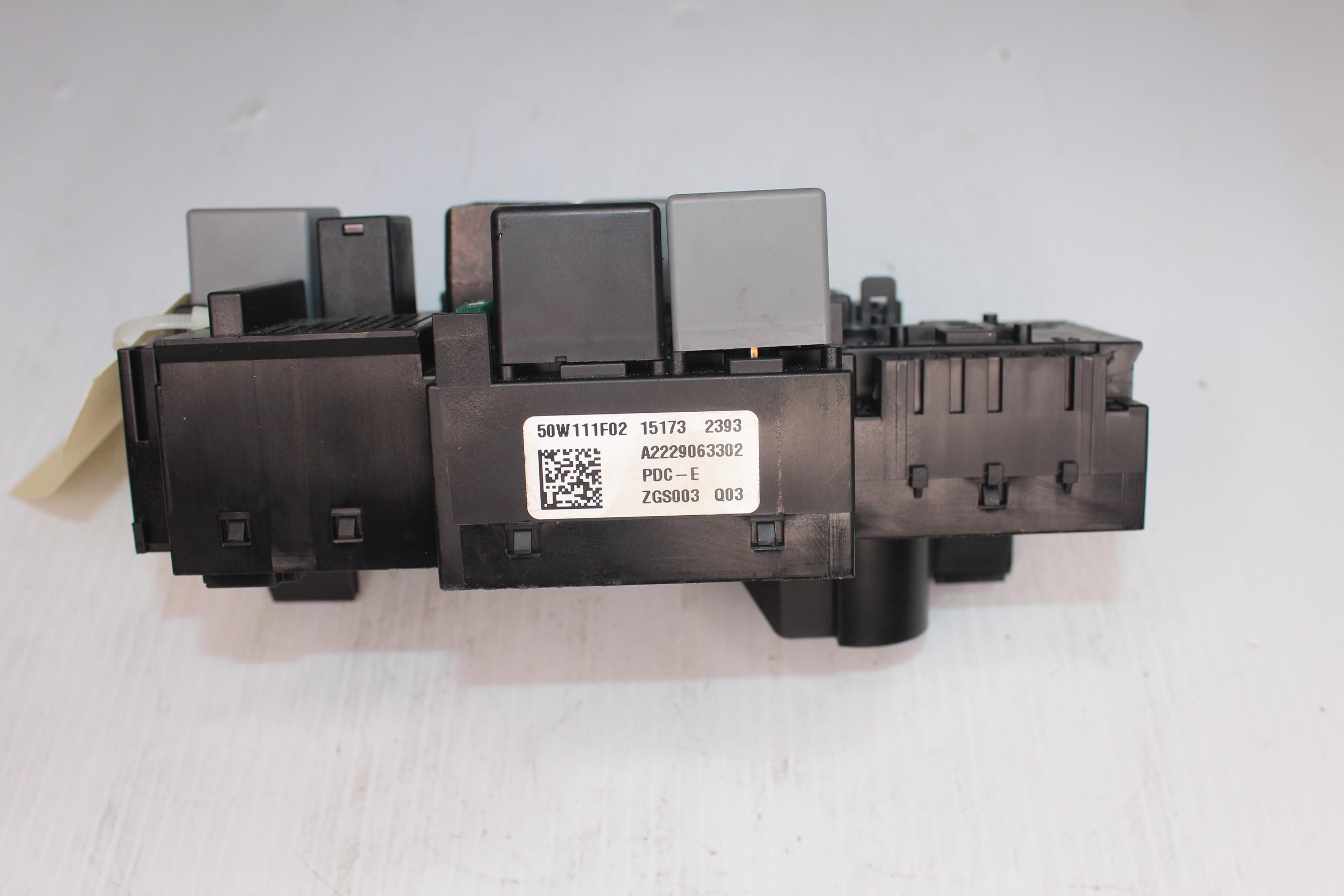 Mercedes Benz W222 S400 Engine Bay Relay Fuse Box Module A2229063302 - Image 5