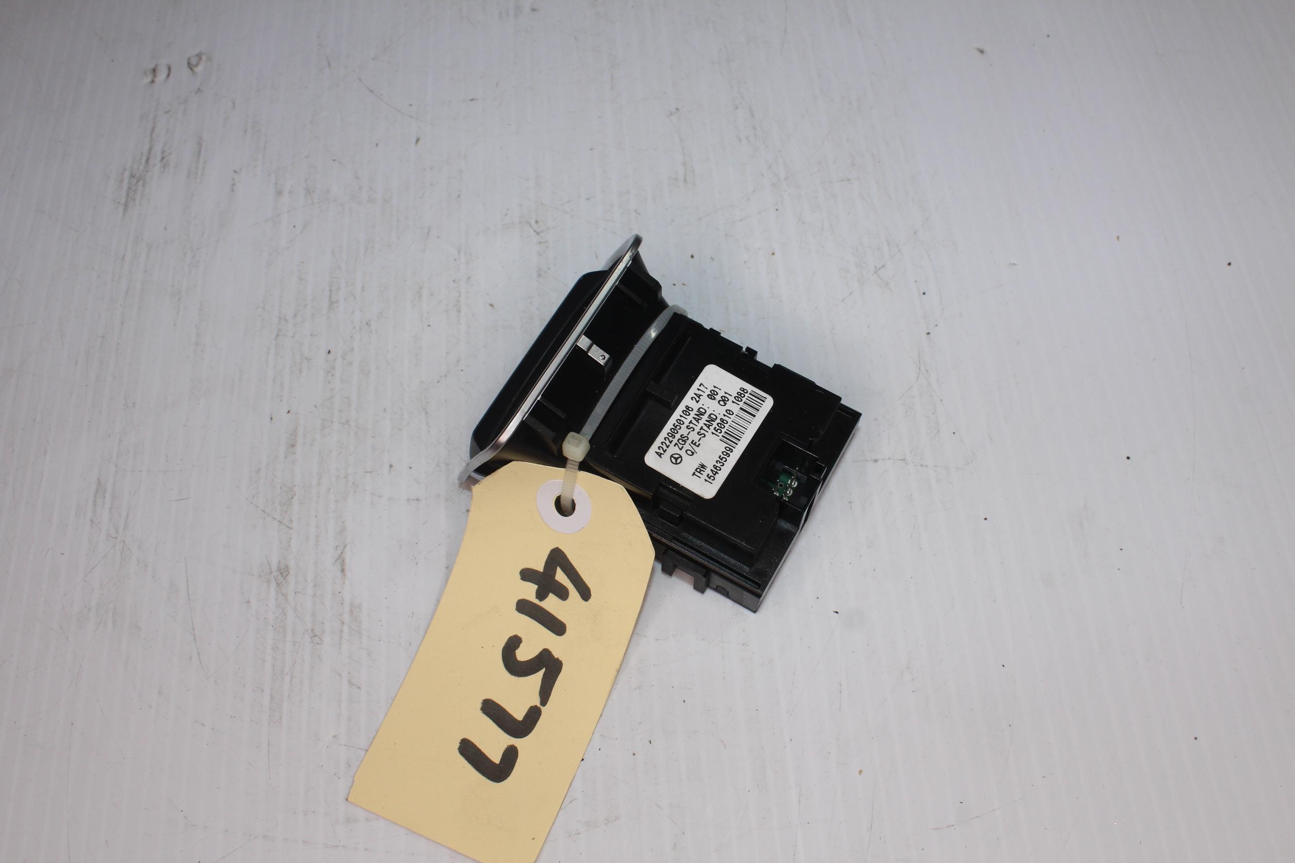 Mercedes Benz W222 S Class Handbrake Switch A2229050106 - Image 4