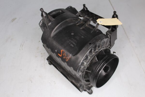 Mercedes Benz W176 W117 A45 CLA45 Air Intake Box A1330900101