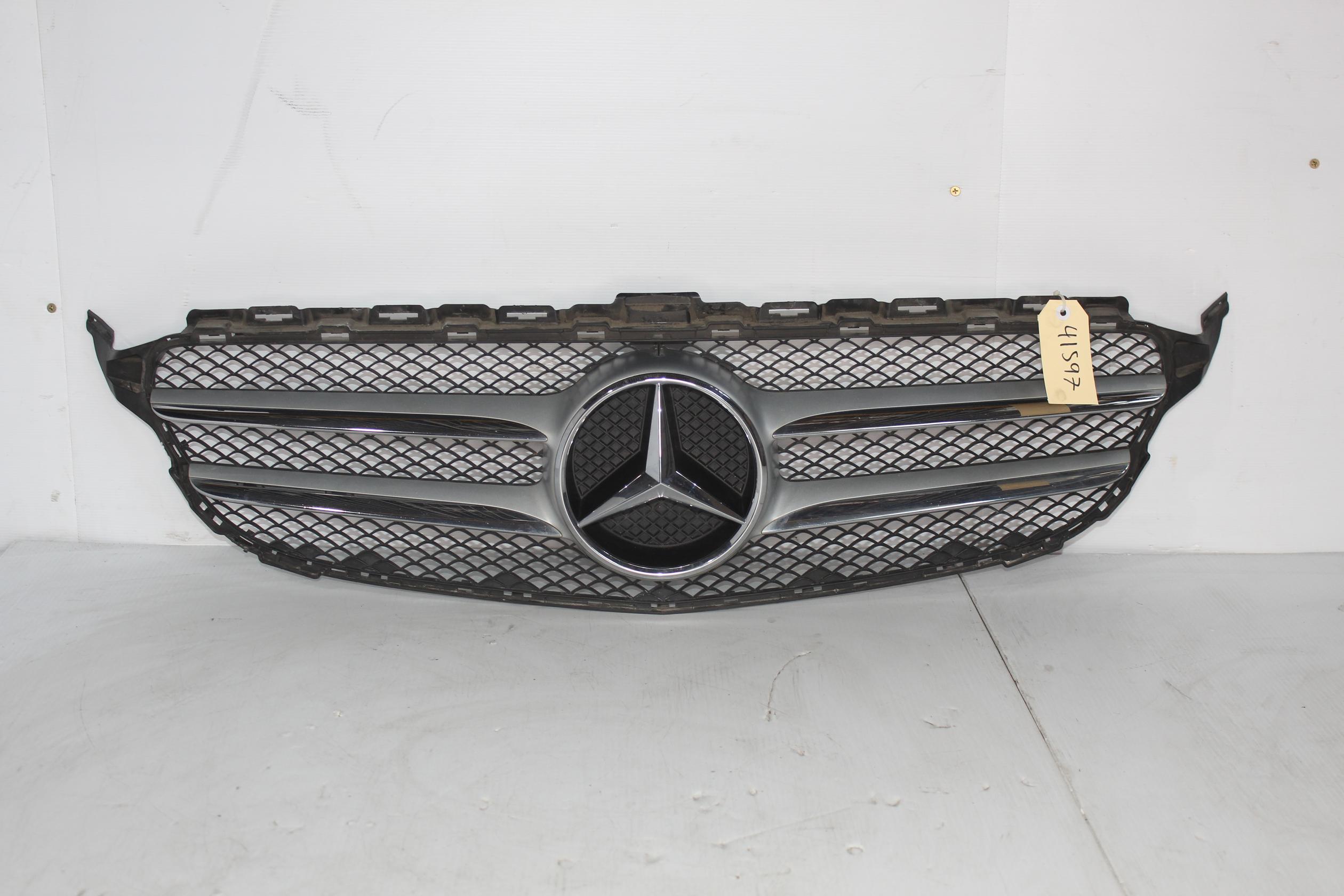Mercedes Benz W205 C200 Front Radiator Grille A2058880023, A2058880160 - Image 1