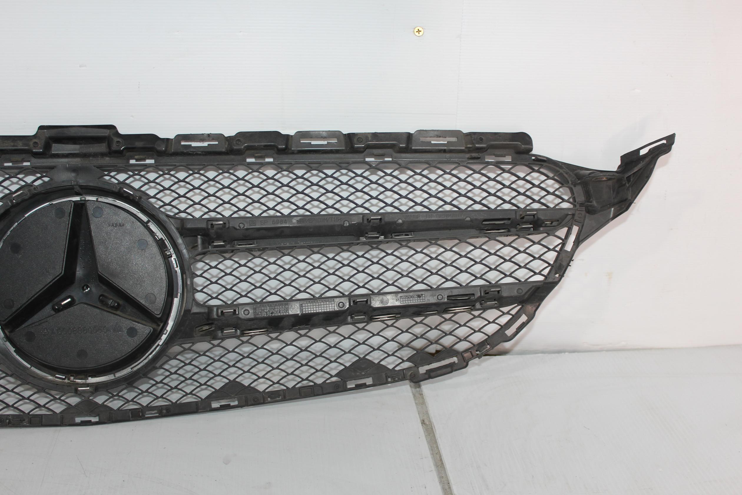 Mercedes Benz W205 C200 Front Radiator Grille A2058880023, A2058880160 - Image 13