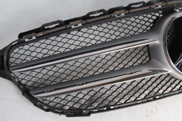 Mercedes Benz W205 C200 Front Radiator Grille A2058880023, A2058880160