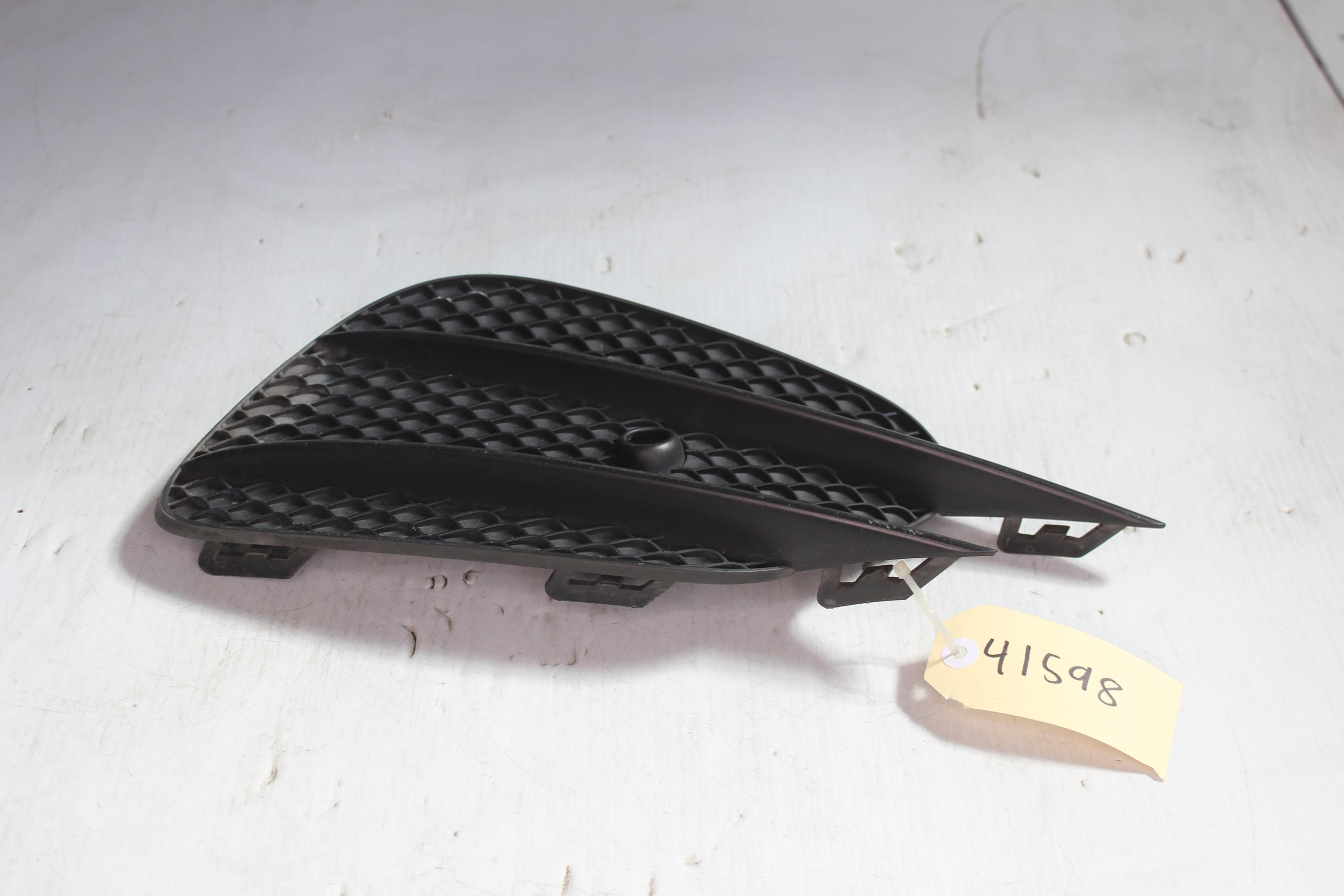 Mercedes Benz W213 W238 E Class Front Right Bumper Bar Grille A2138856800 - Image 1