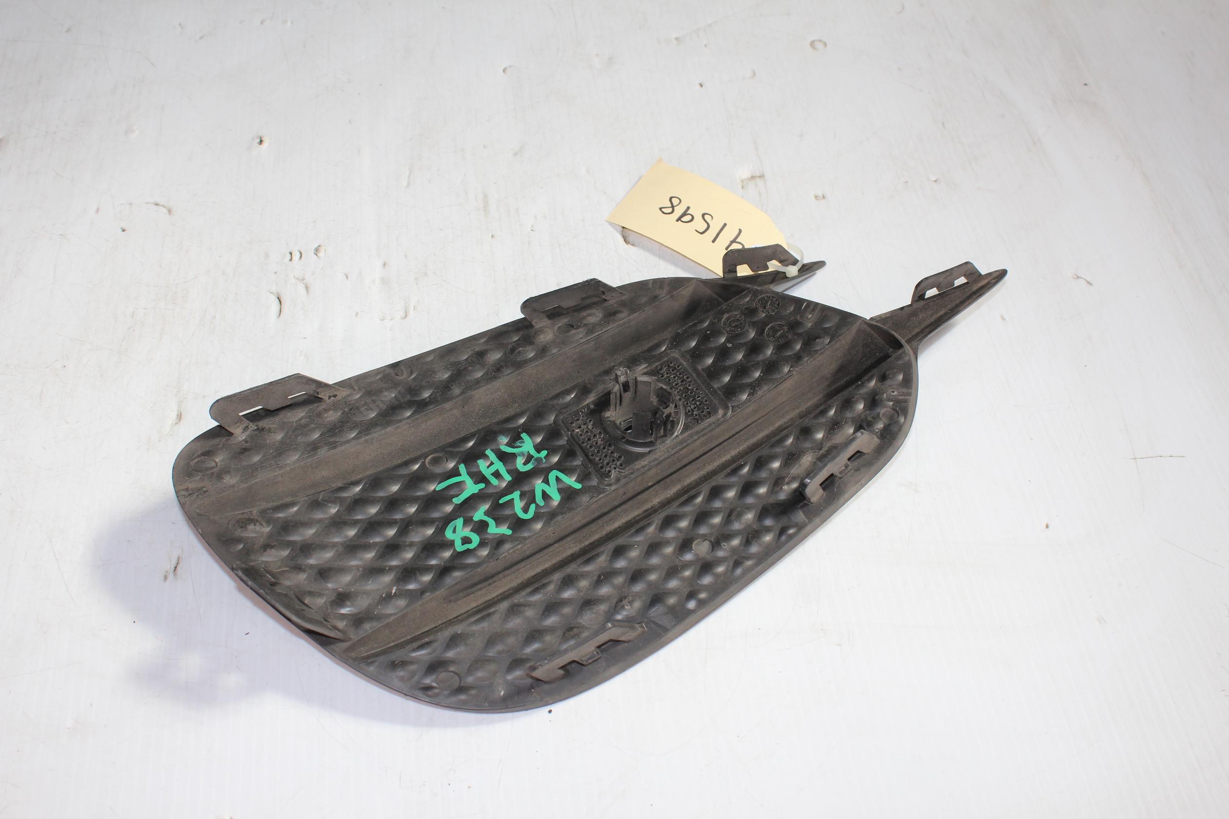 Mercedes Benz W213 W238 E Class Front Right Bumper Bar Grille A2138856800 - Image 7