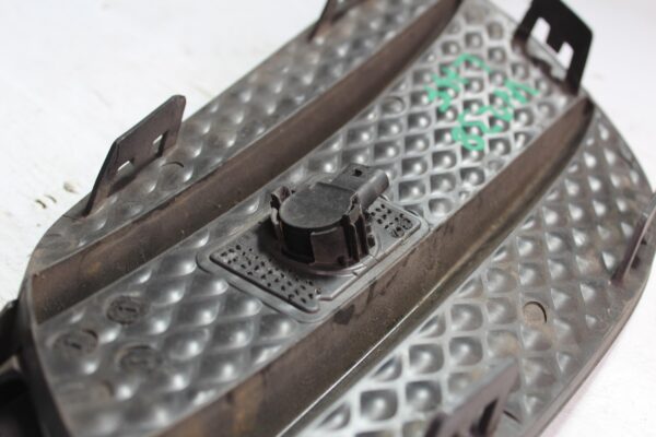 Mercedes Benz W213 W238 E Class Front Left Bumper Bar Grille A2138856700