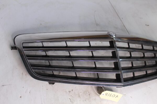 Mercedes Benz W212 E63 AMG Front Radiator Main Grille A2128800583, A2128801083