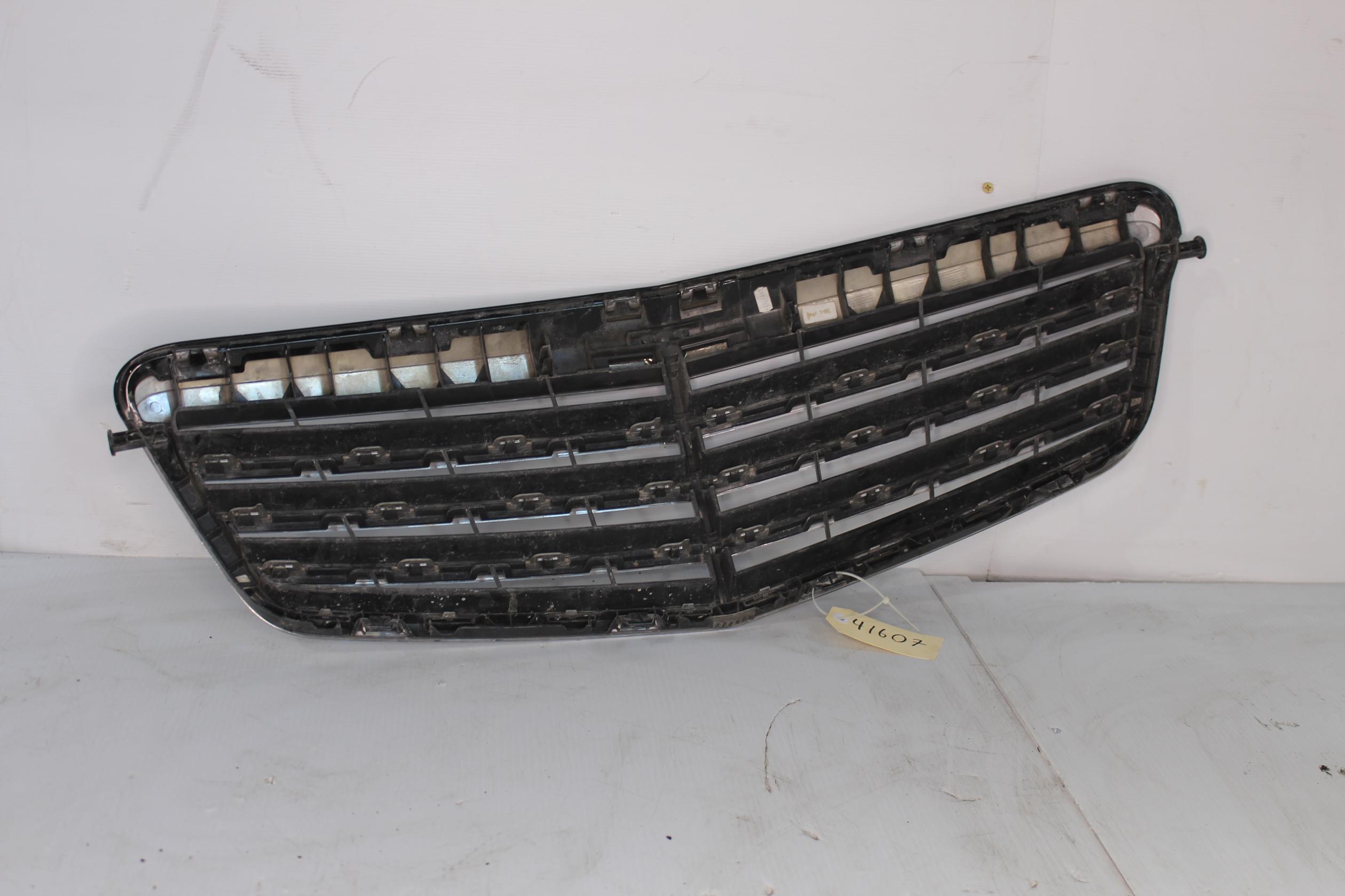Mercedes Benz W212 E63 AMG Front Radiator Main Grille A2128800583, A2128801083 - Image 12
