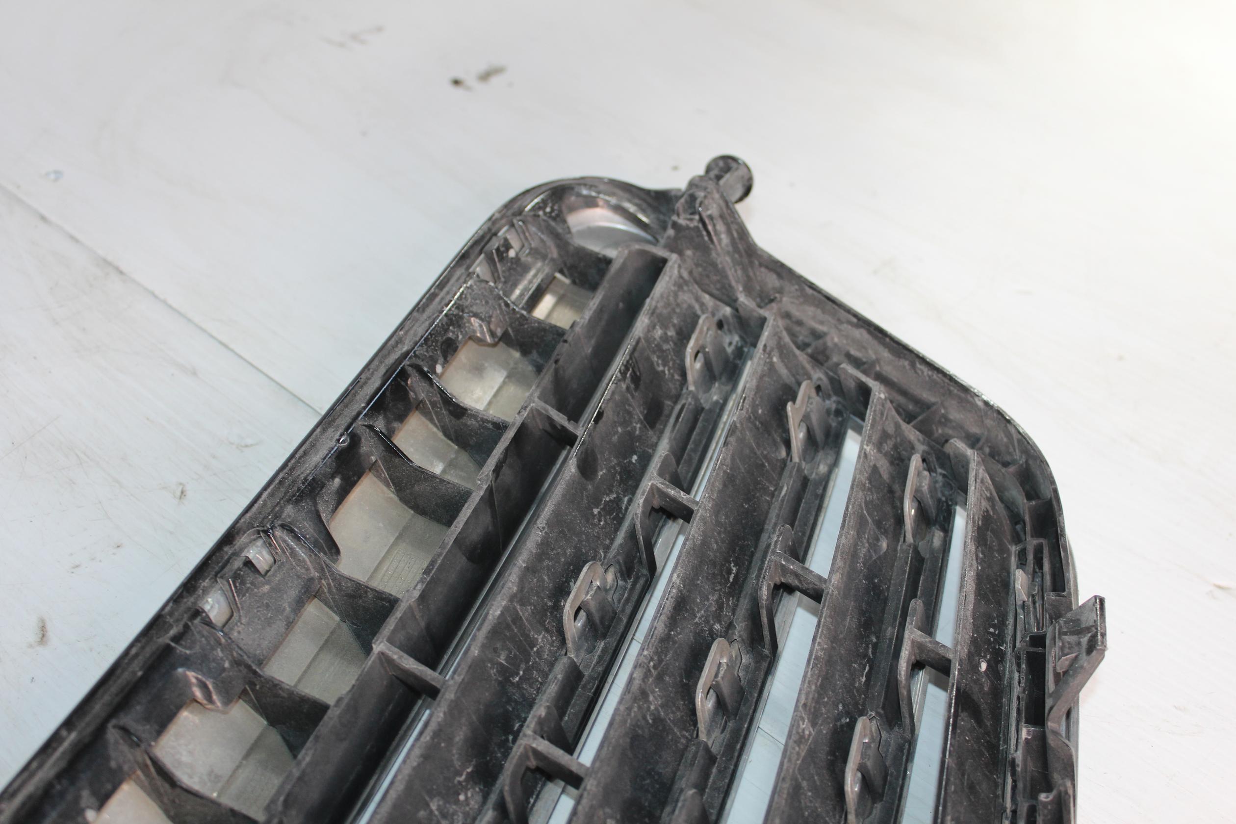 Mercedes Benz W212 E63 AMG Front Radiator Main Grille A2128800583, A2128801083 - Image 13