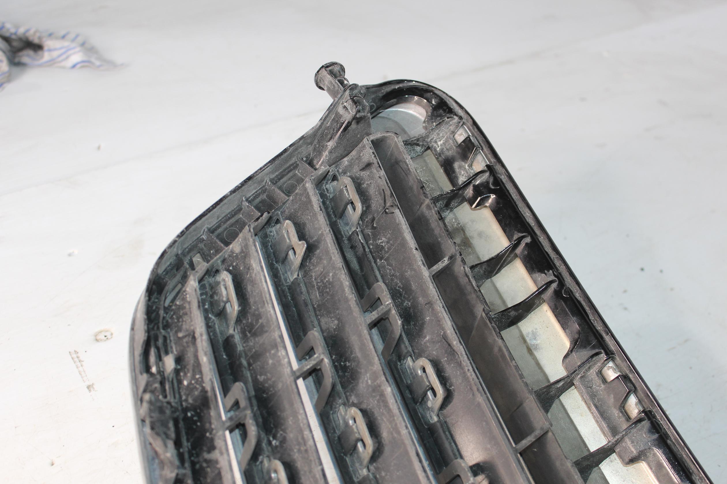 Mercedes Benz W212 E63 AMG Front Radiator Main Grille A2128800583, A2128801083 - Image 16
