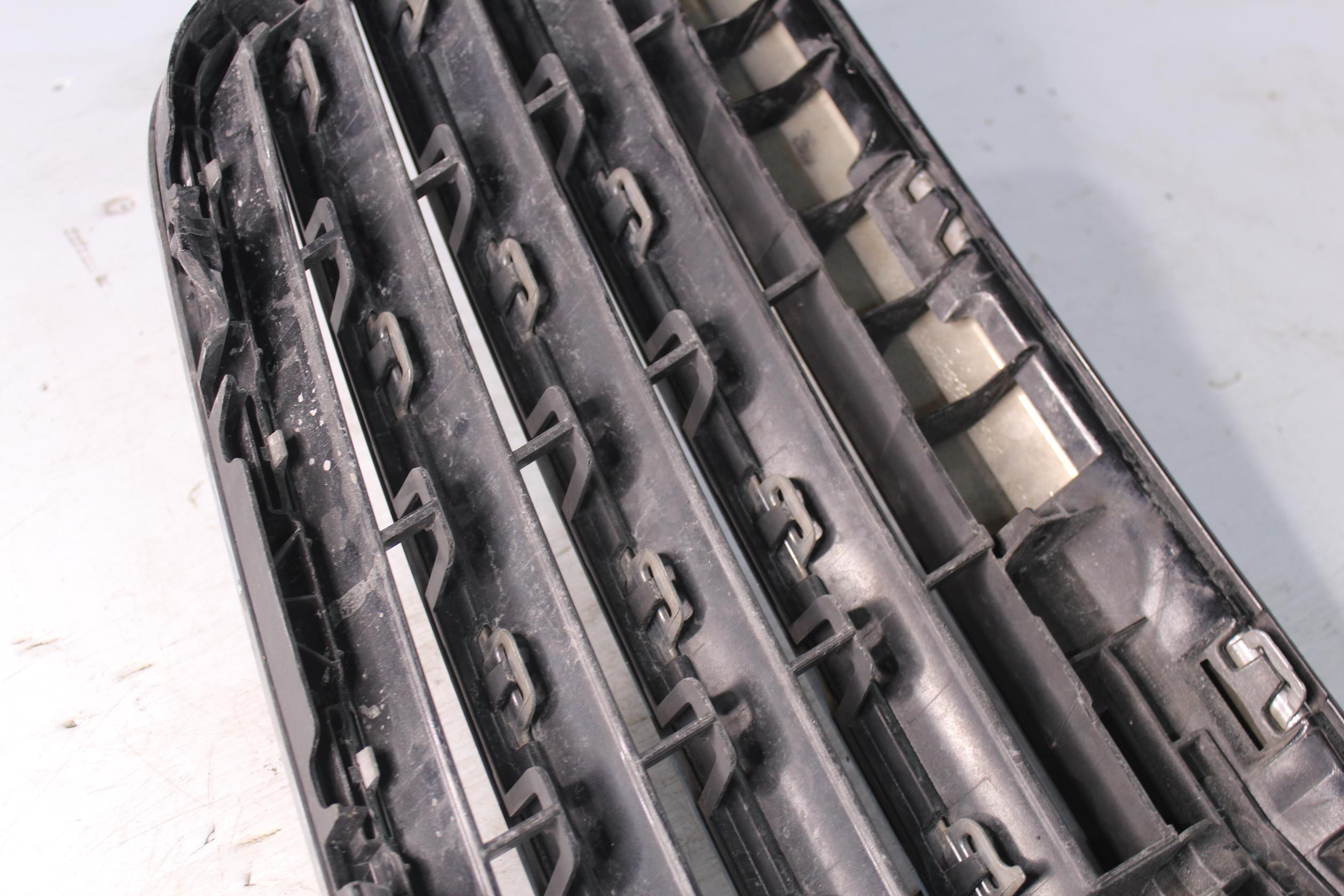 Mercedes Benz W212 E63 AMG Front Radiator Main Grille A2128800583, A2128801083 - Image 17