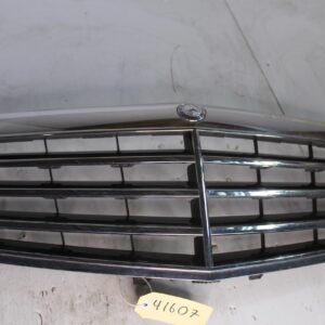 Mercedes Benz W212 E63 AMG Front Radiator Main Grille A2128800583, A2128801083 - Image 3