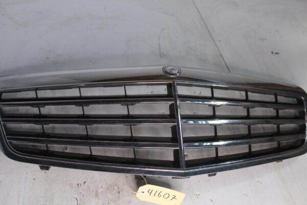 Mercedes Benz W212 E63 AMG Front Radiator Main Grille A2128800583, A2128801083