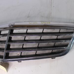 Mercedes Benz W212 E63 AMG Front Radiator Main Grille A2128800583, A2128801083 - Image 5