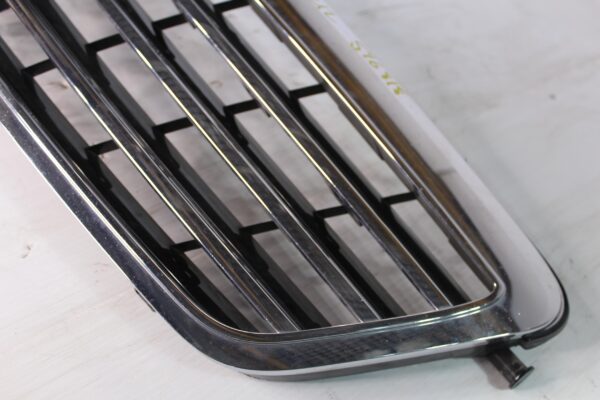 Mercedes Benz W212 E63 AMG Front Radiator Main Grille A2128800583, A2128801083