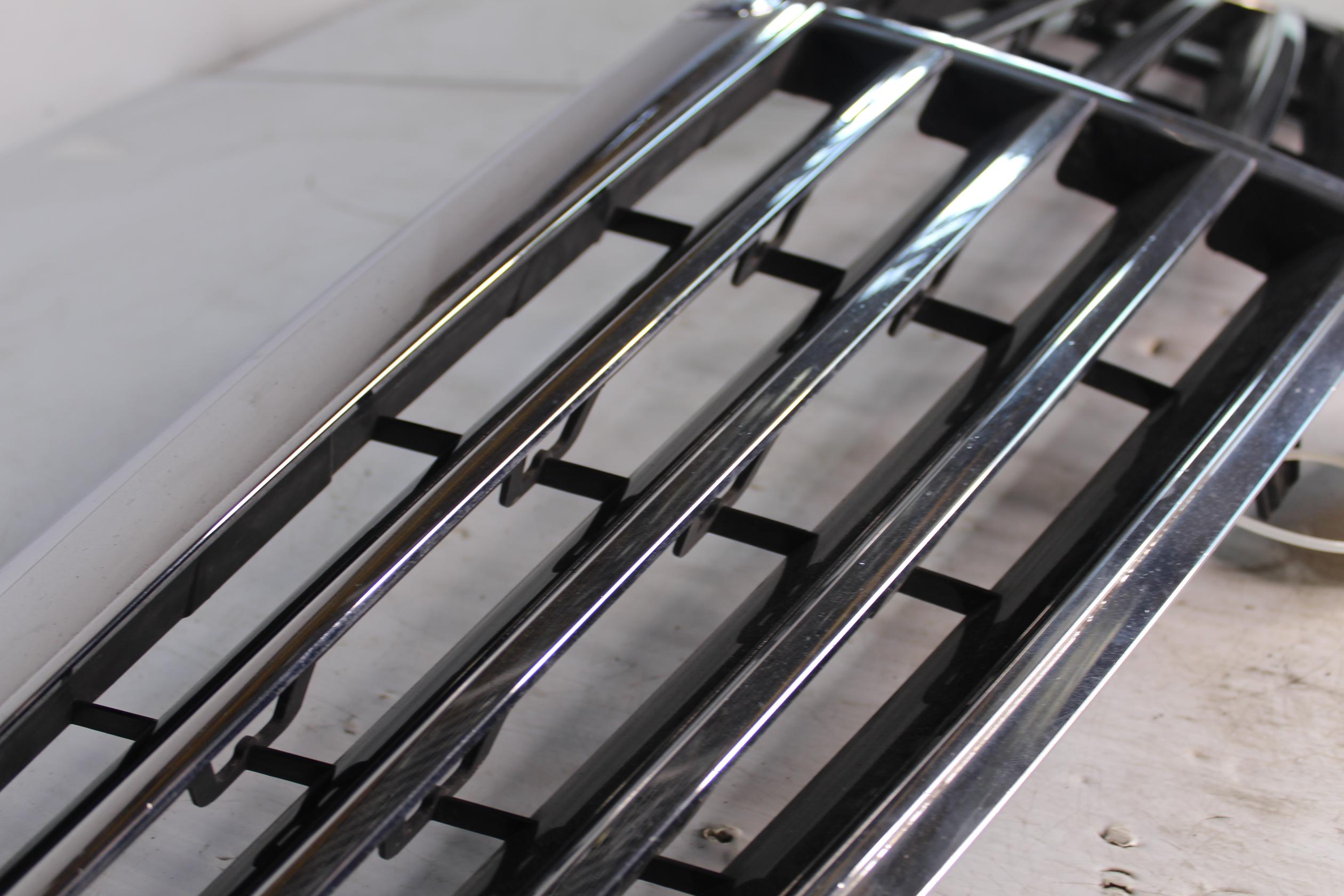 Mercedes Benz W212 E63 AMG Front Radiator Main Grille A2128800583, A2128801083 - Image 10