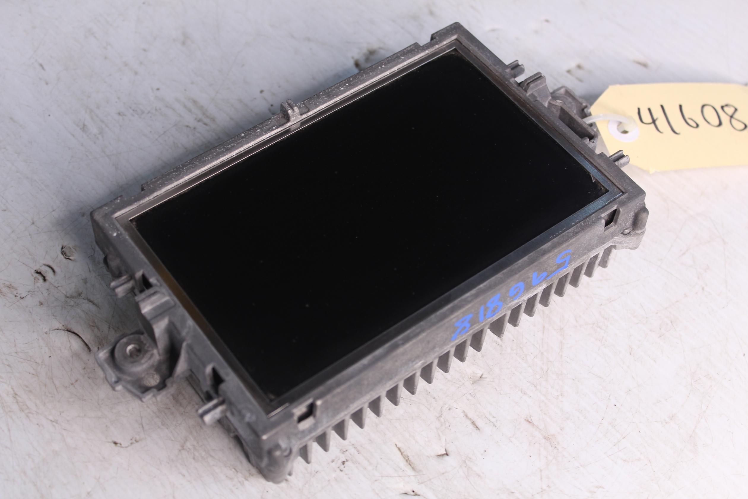 Mercedes Benz W212 E63 Radio Screen Display A2129004407, A2129002213 - Image 2
