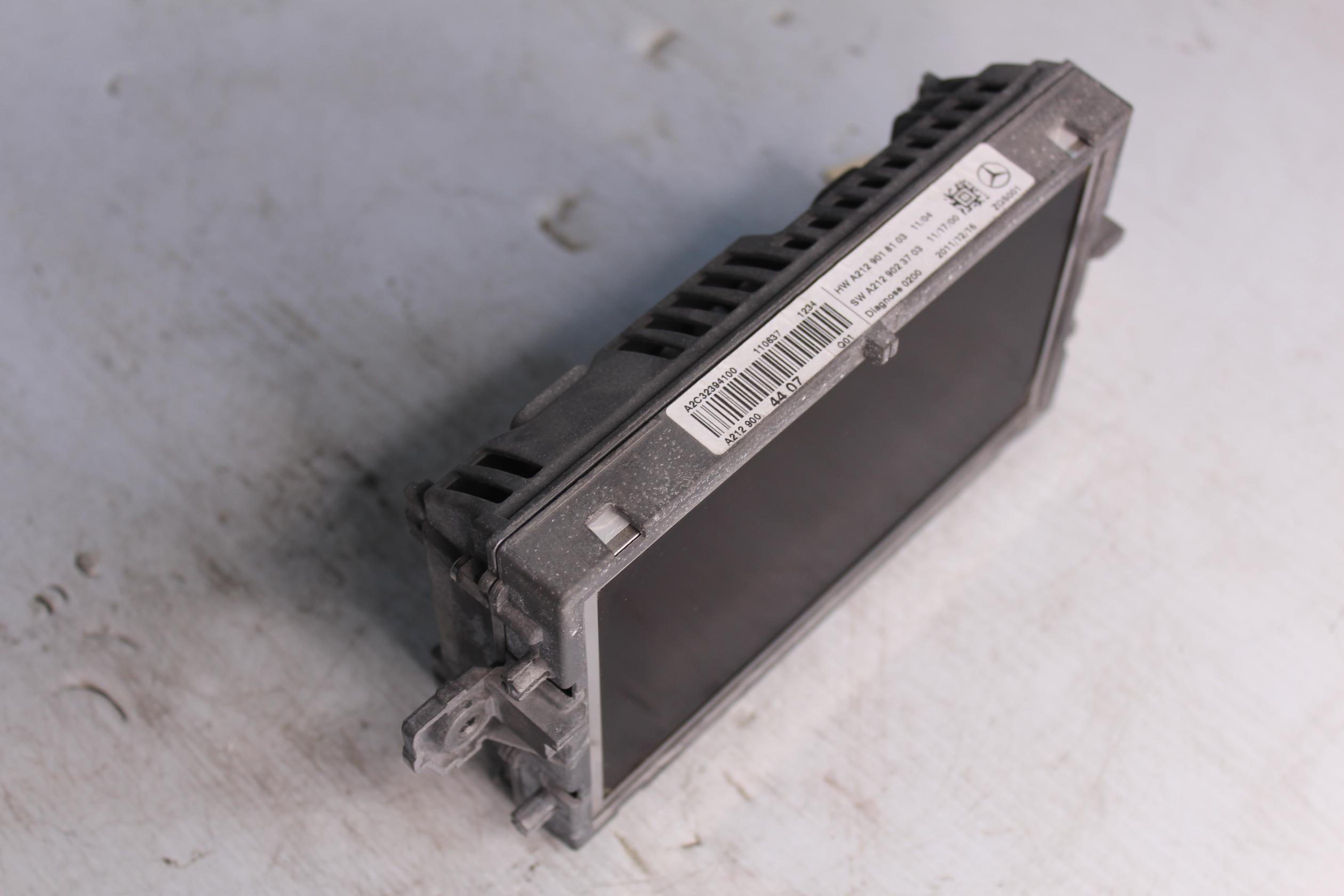 Mercedes Benz W212 E63 Radio Screen Display A2129004407, A2129002213 - Image 8