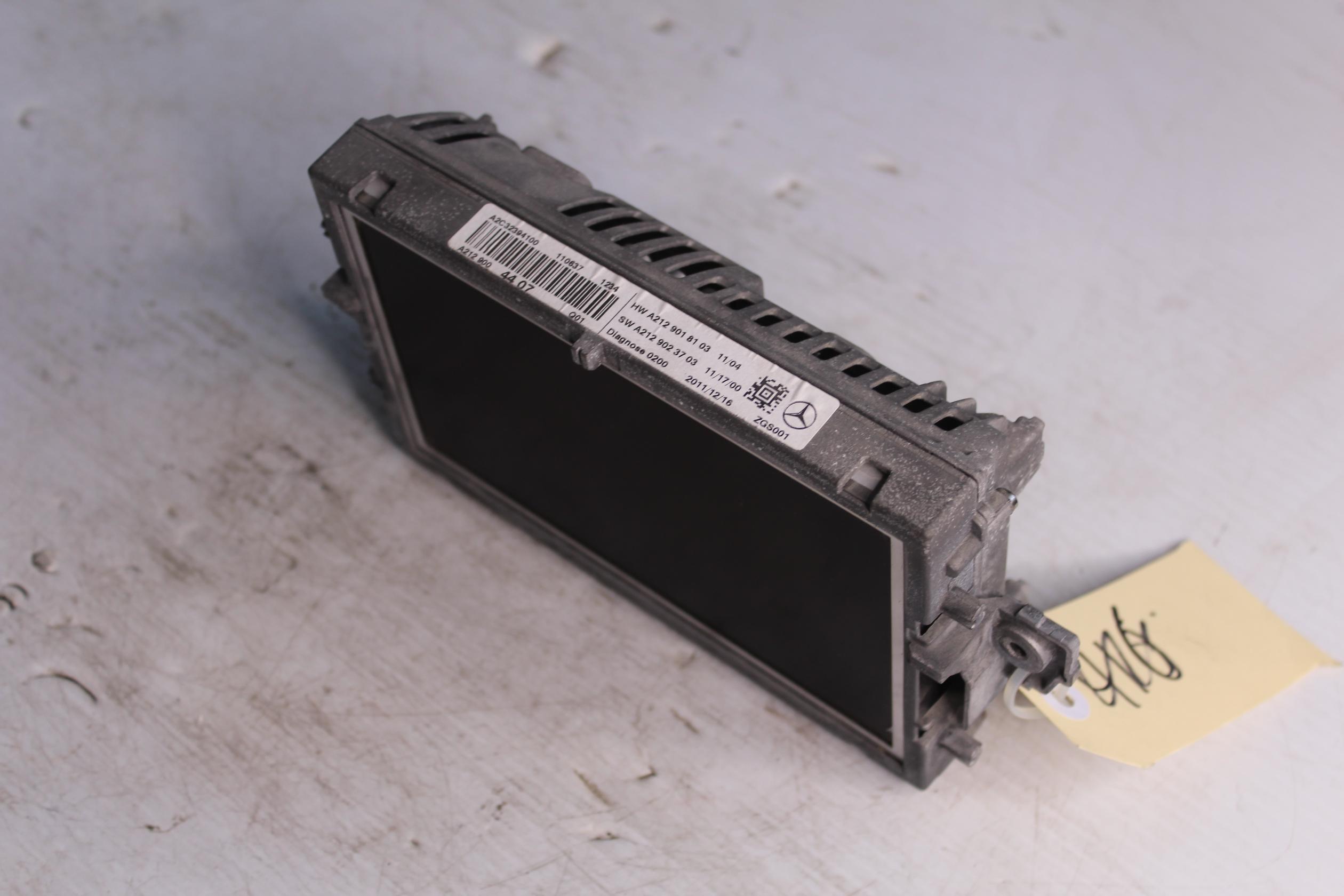 Mercedes Benz W212 E63 Radio Screen Display A2129004407, A2129002213 - Image 9