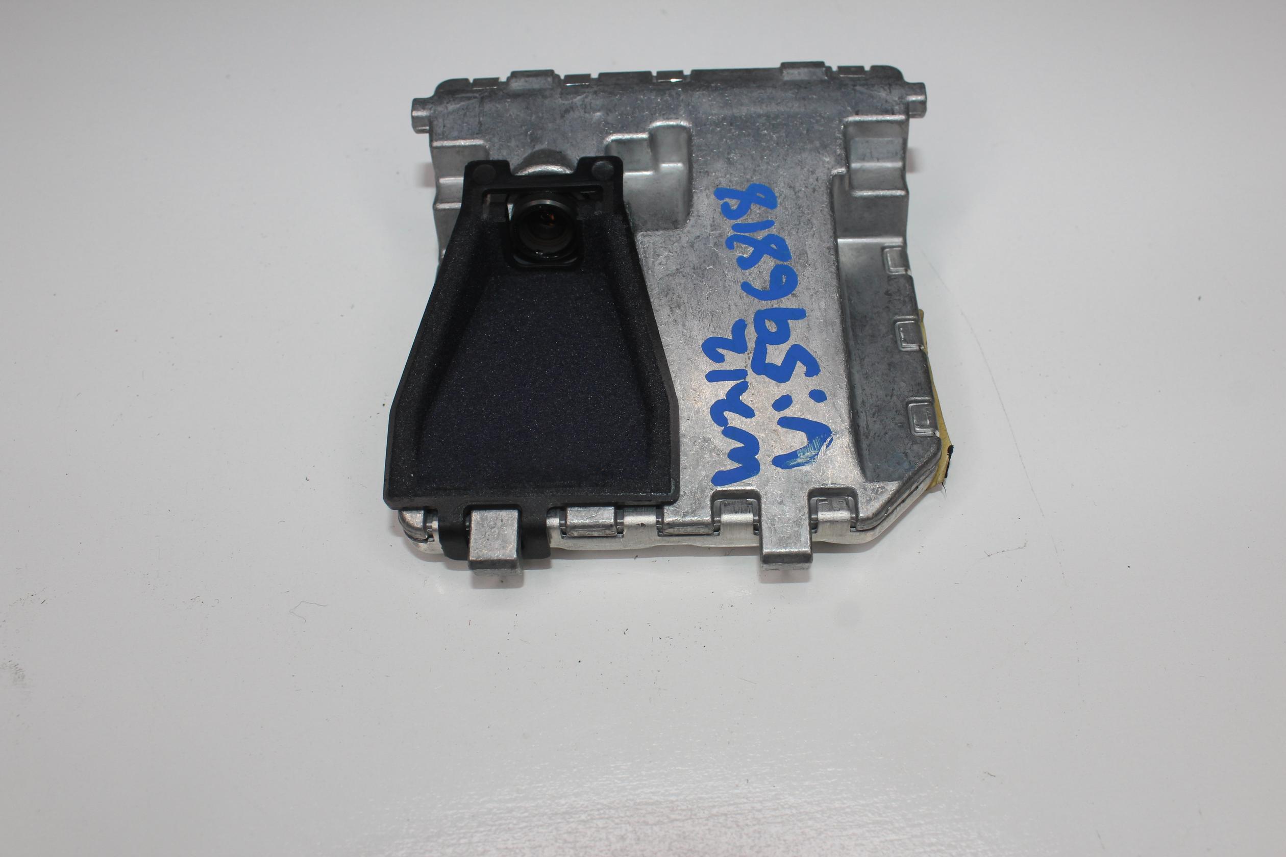 Mercedes Benz W212 E63 Front Windscreen Multifunction Camera A0009057302 - Image 2